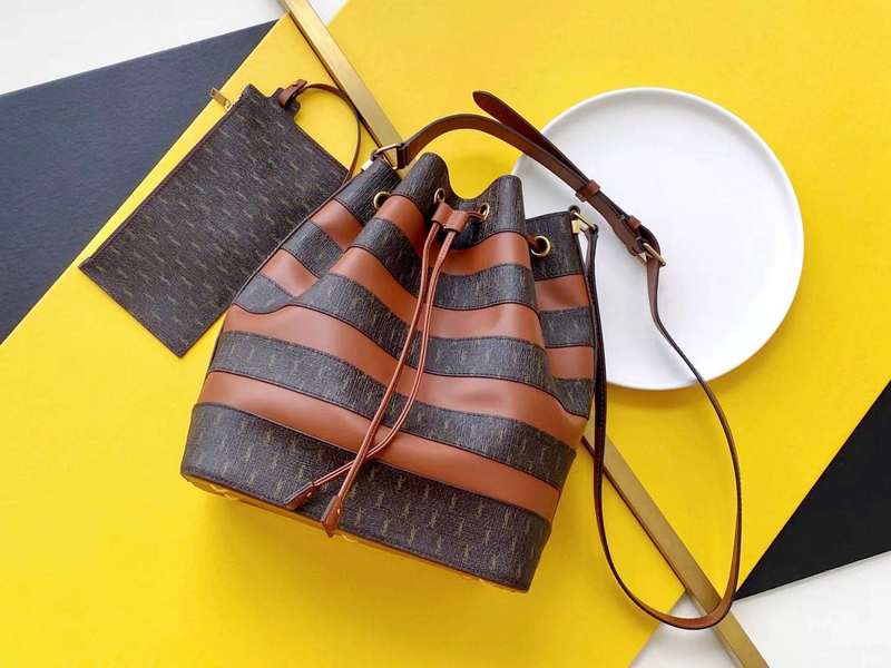 Yves Saint Laurent - Bags 