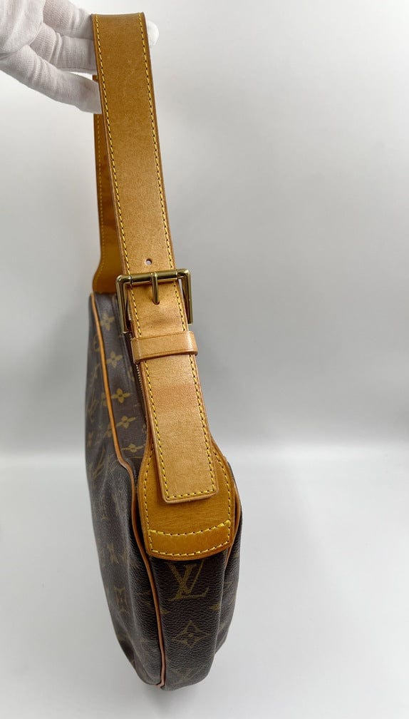 Louis Vuitton MM Croissant Bag