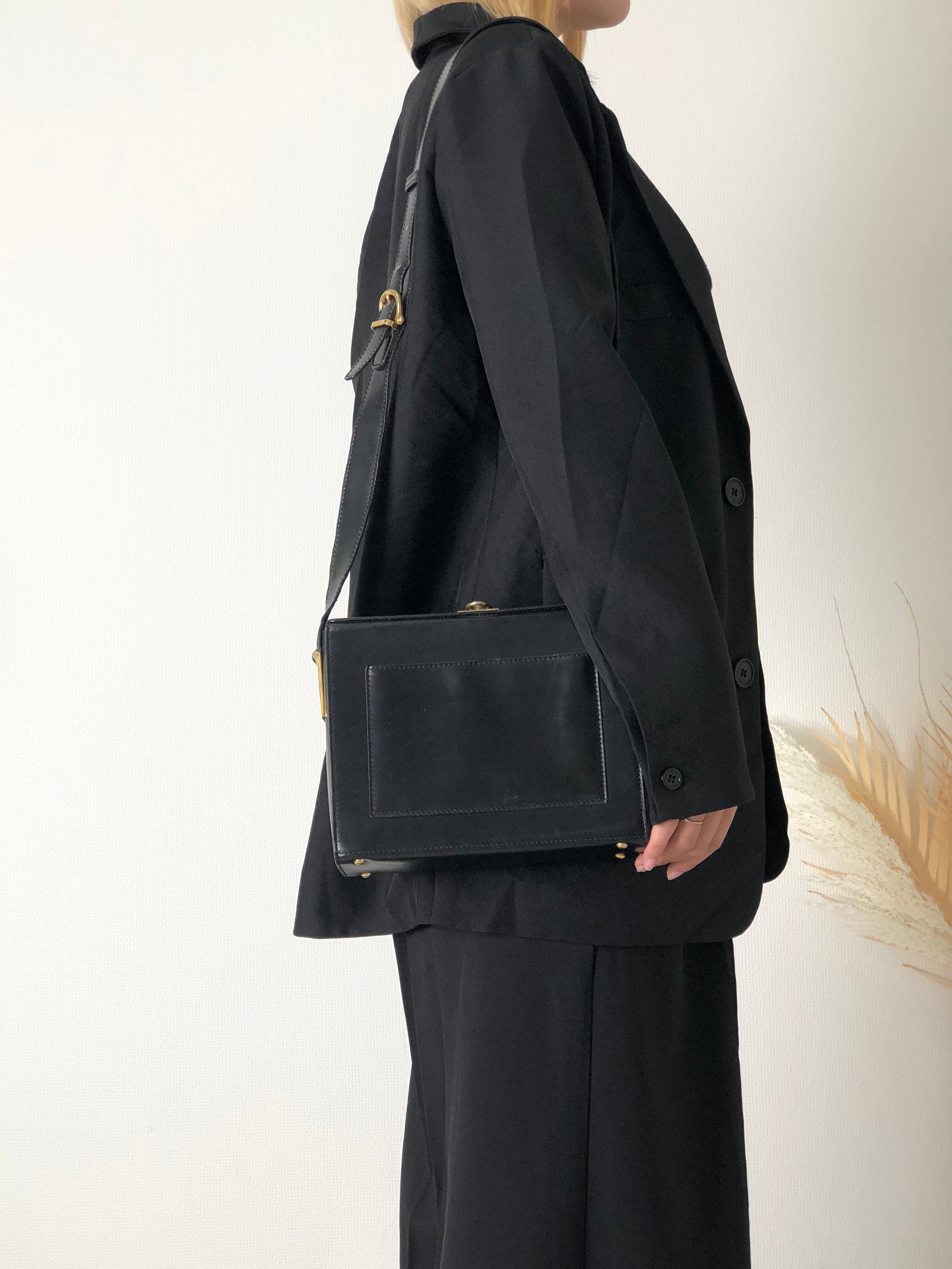 CELINE Gancini Logo Motif Leather Shoulder bag Black vgez3i