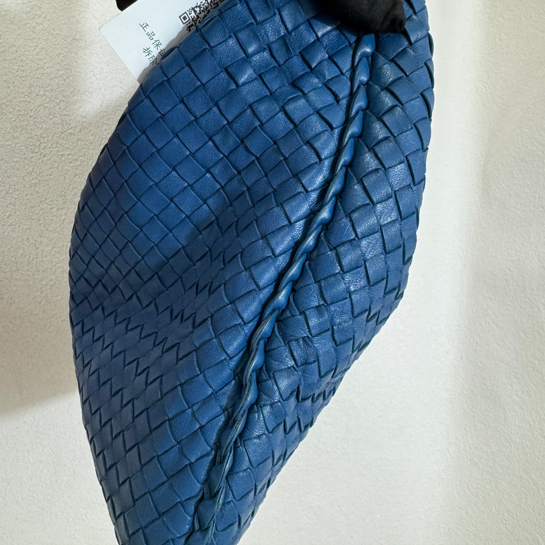 Bottega Veneta Veneta Hobo Medium Blue Intrecciato Leather Bag 47cm