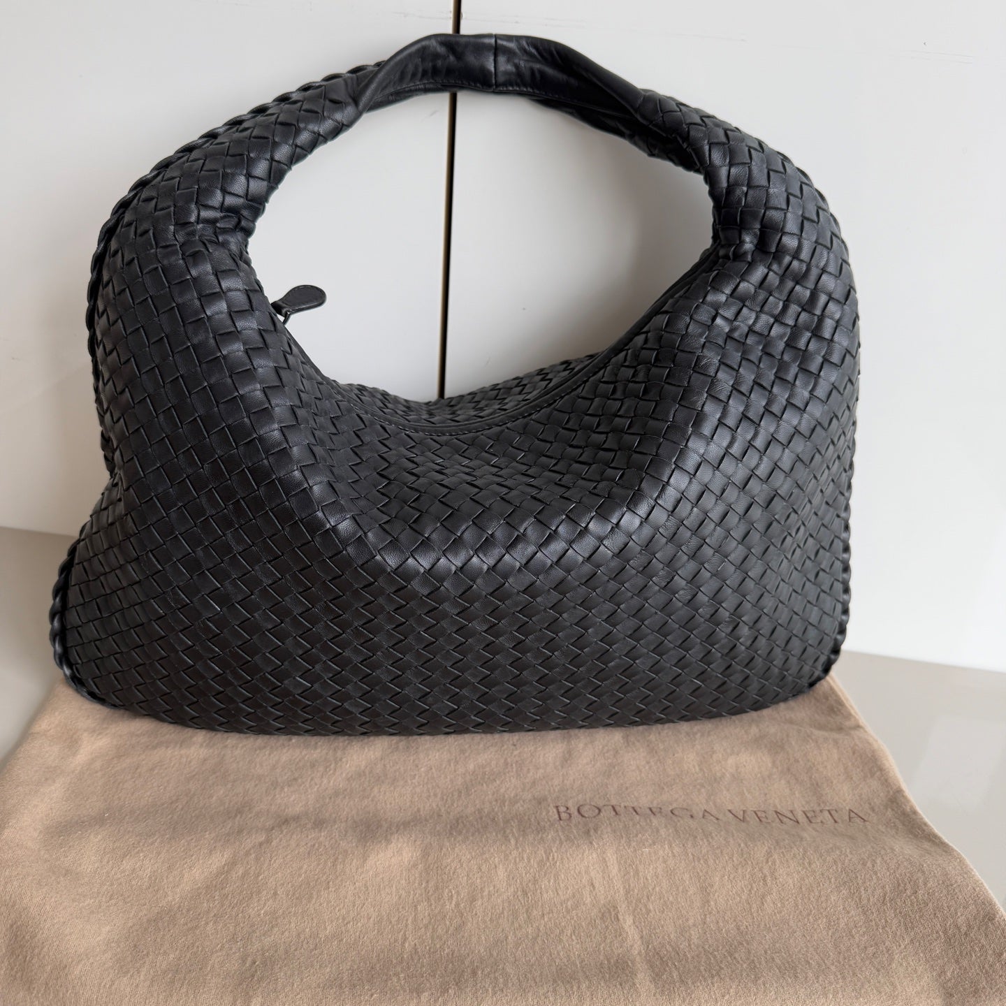 Bottega Veneta Intrecciato Hobo Bag Medium Black Leather 47cm