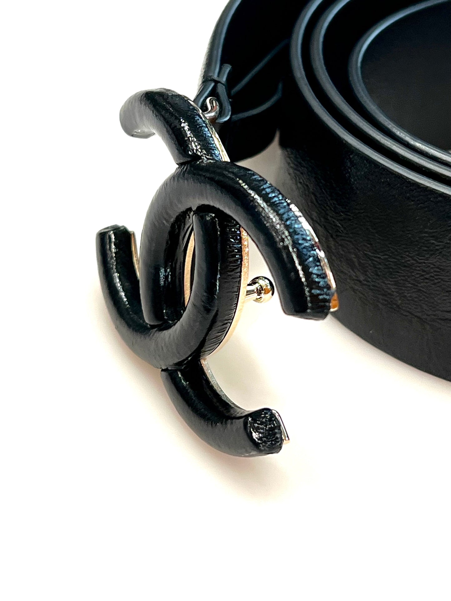 CHANEL INTERLOCKING CC LOGO LEATHER BELT Handbag
