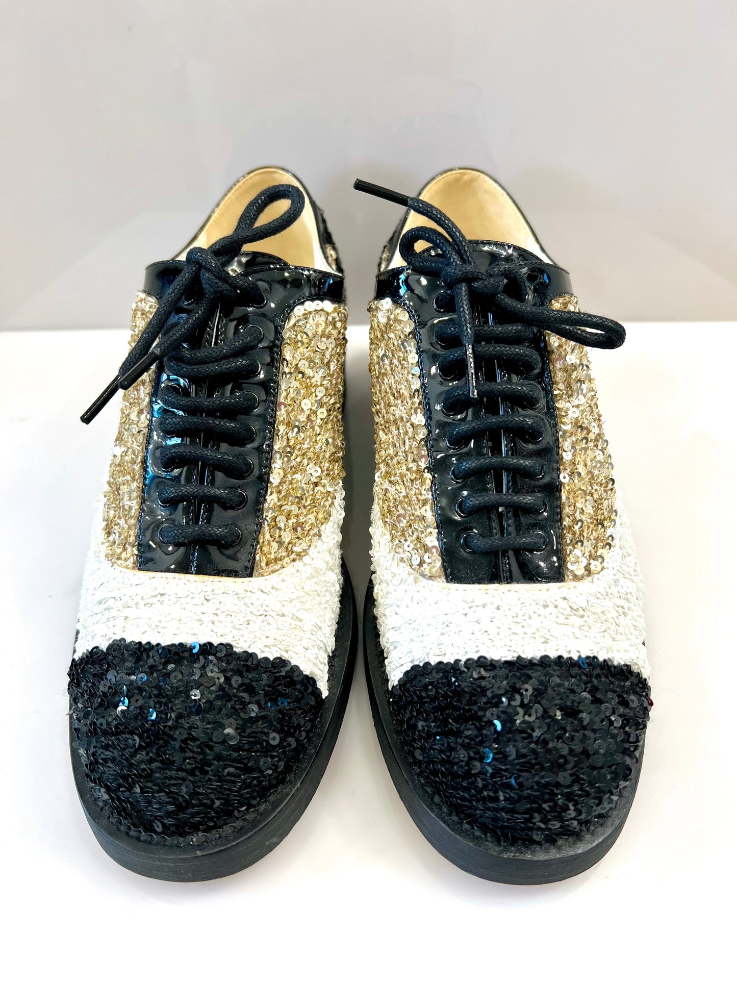 CHANEL INTERLOCKING CC LOGO SEQUIN EMBELLISHED OXFORDS Handbag