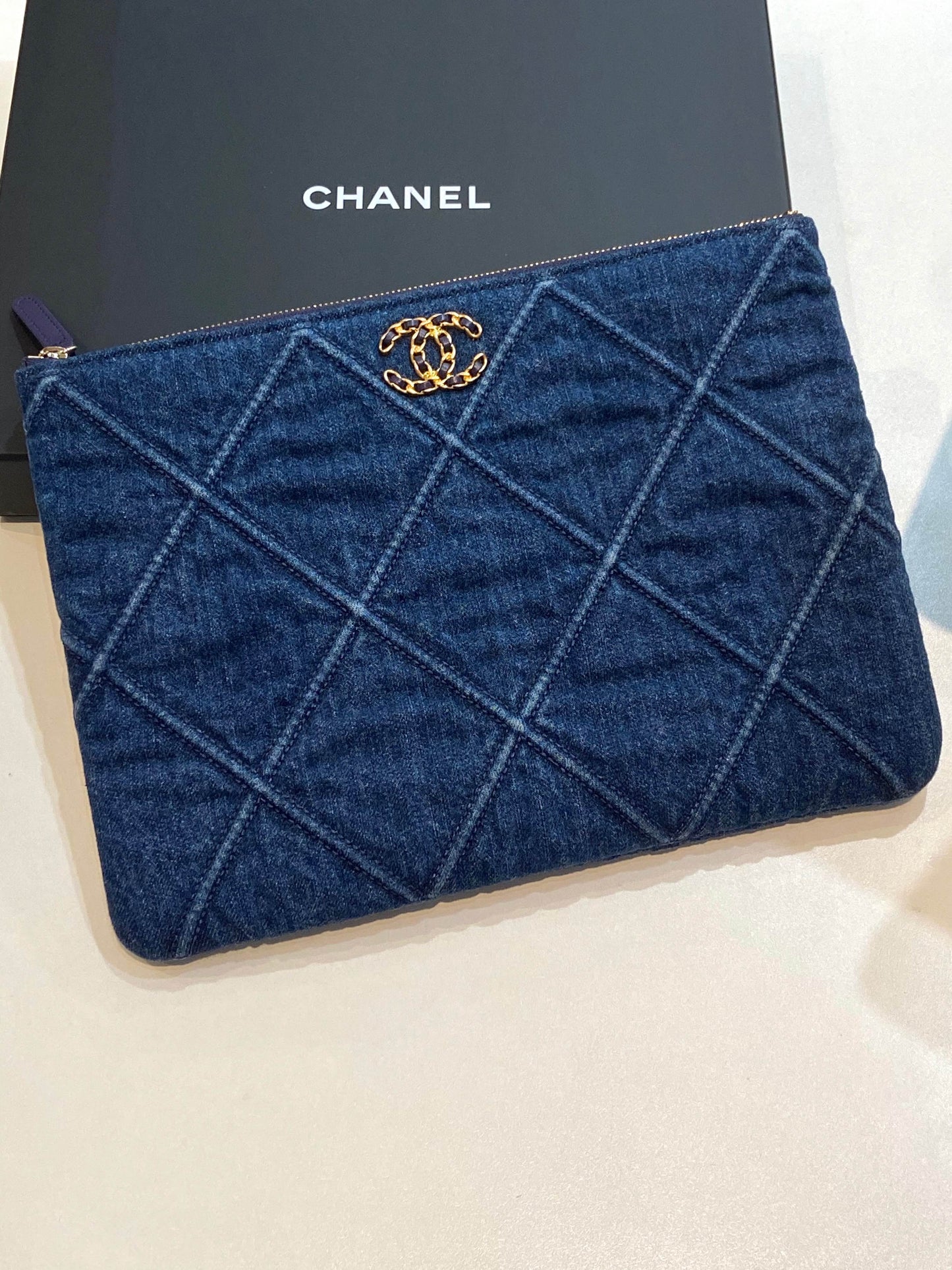 CHANEL POUCH