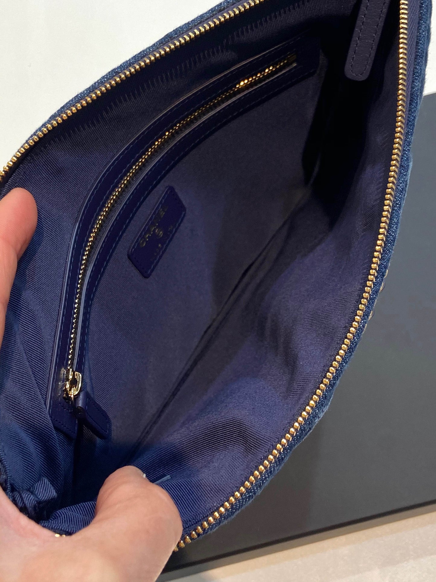 CHANEL POUCH
