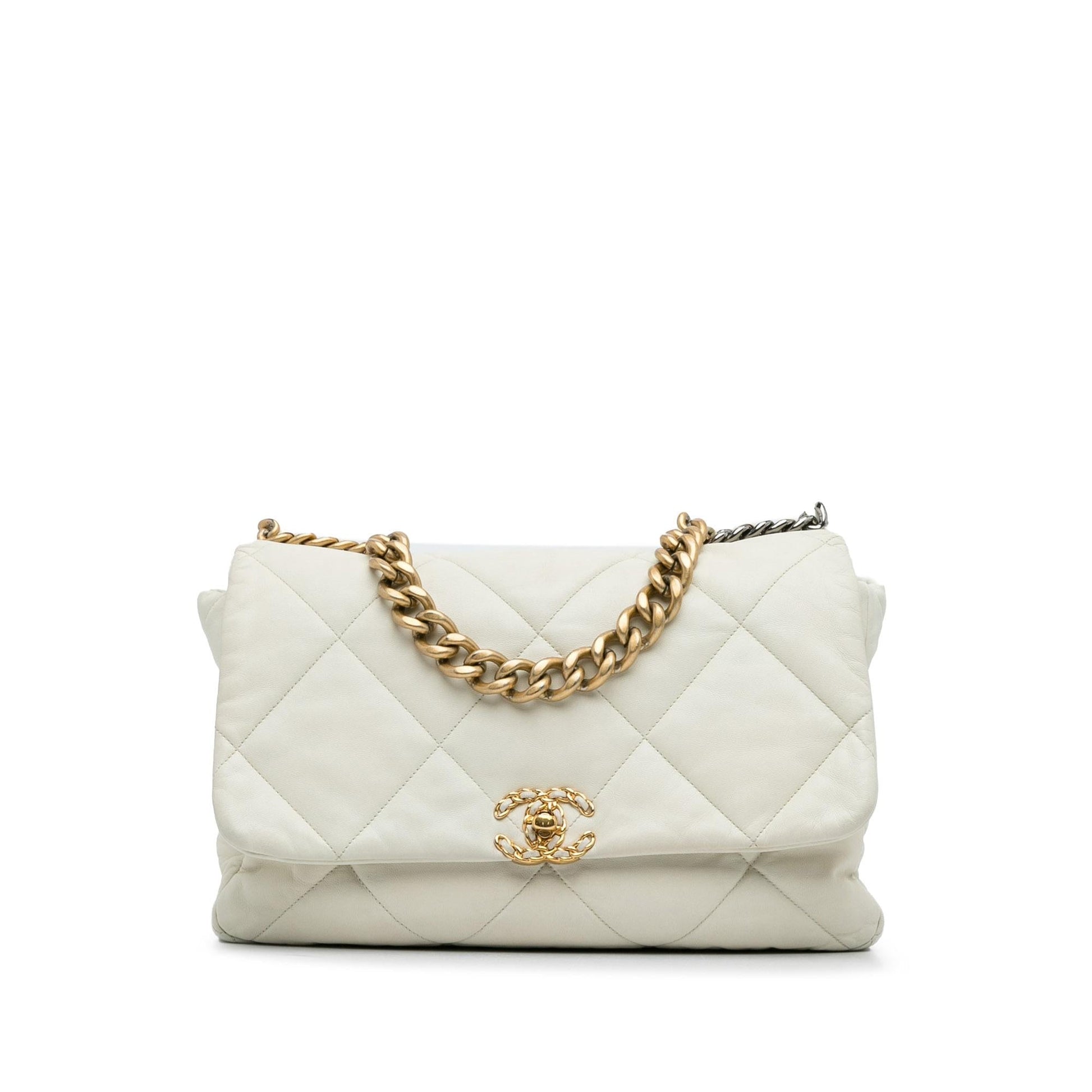 Chanel Maxi Lambskin 19 Flap (SHG-On907h) Shoulder Bag