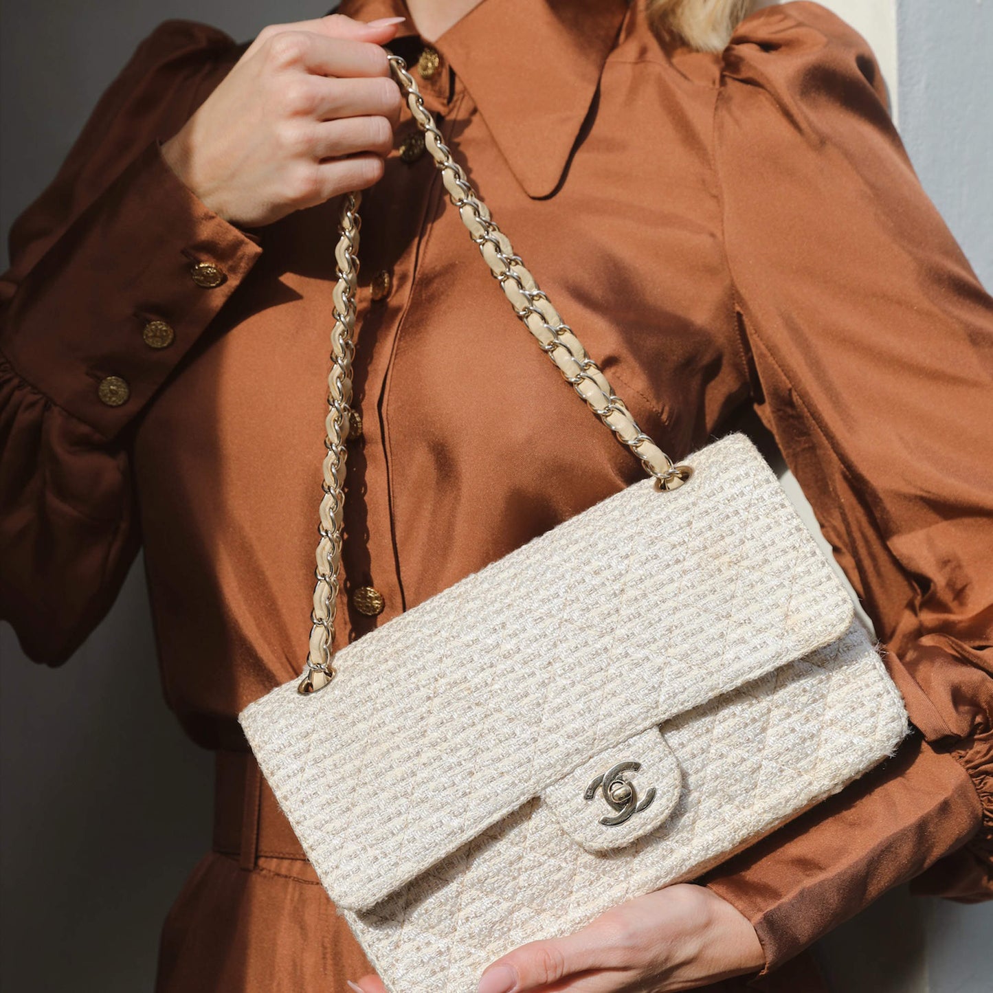 CHANEL CLASSIC DOUBLE FLAP TWEED IVORY GOLD CHAMPAGNE GOLD HARDWARE-HS Shoulder Bag