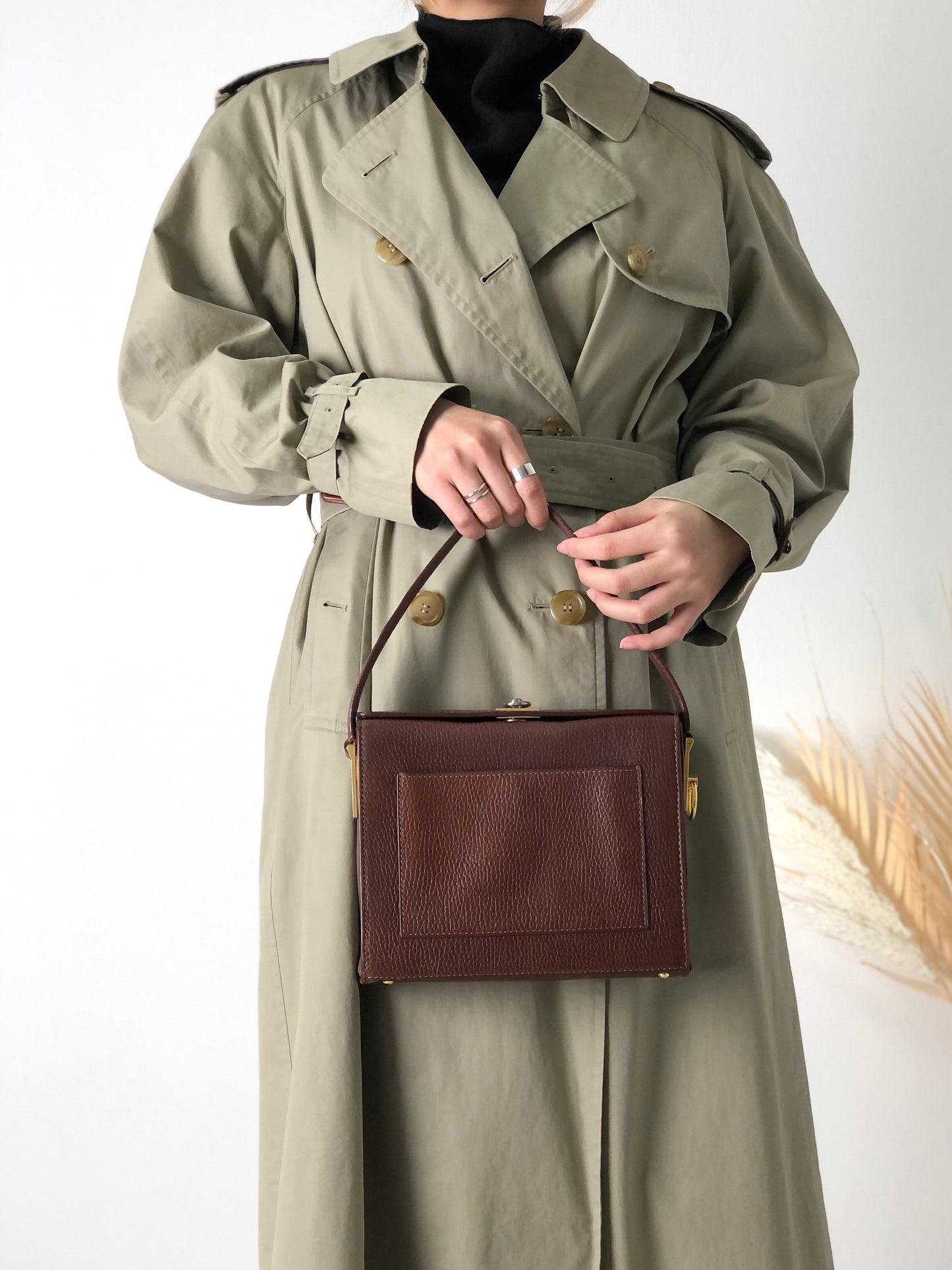 CELINE Gancini Logo Motif Square Leather Handbag Brown e8kt7d