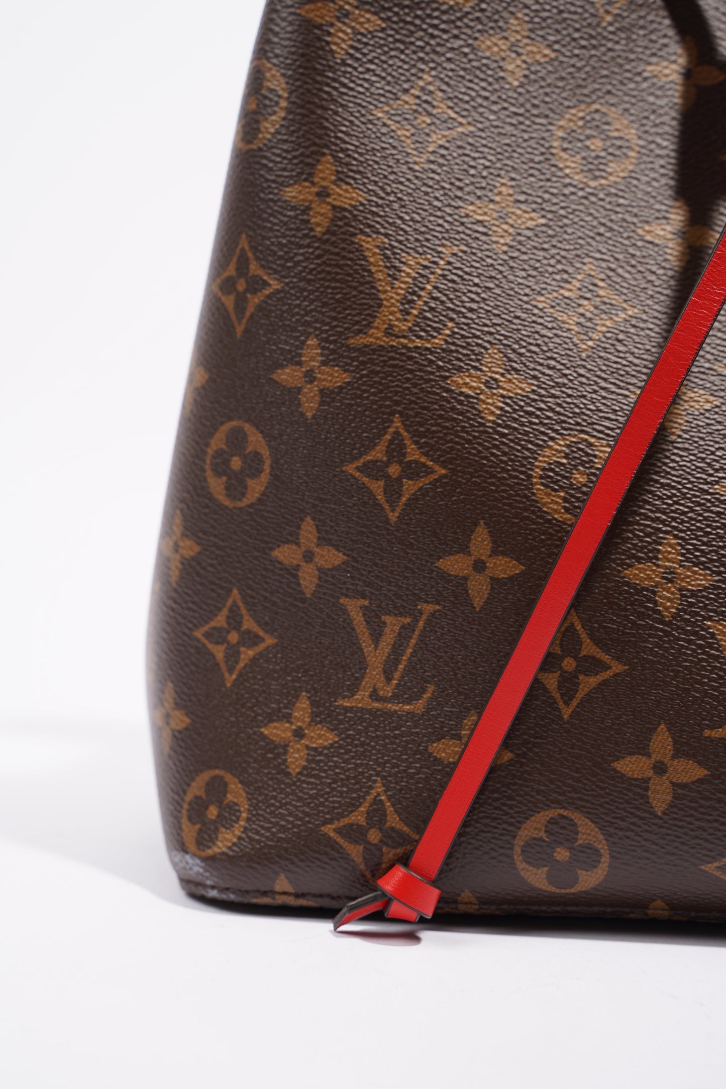 Louis Vuitton Womens Neo Noe Monogram Red Handbag