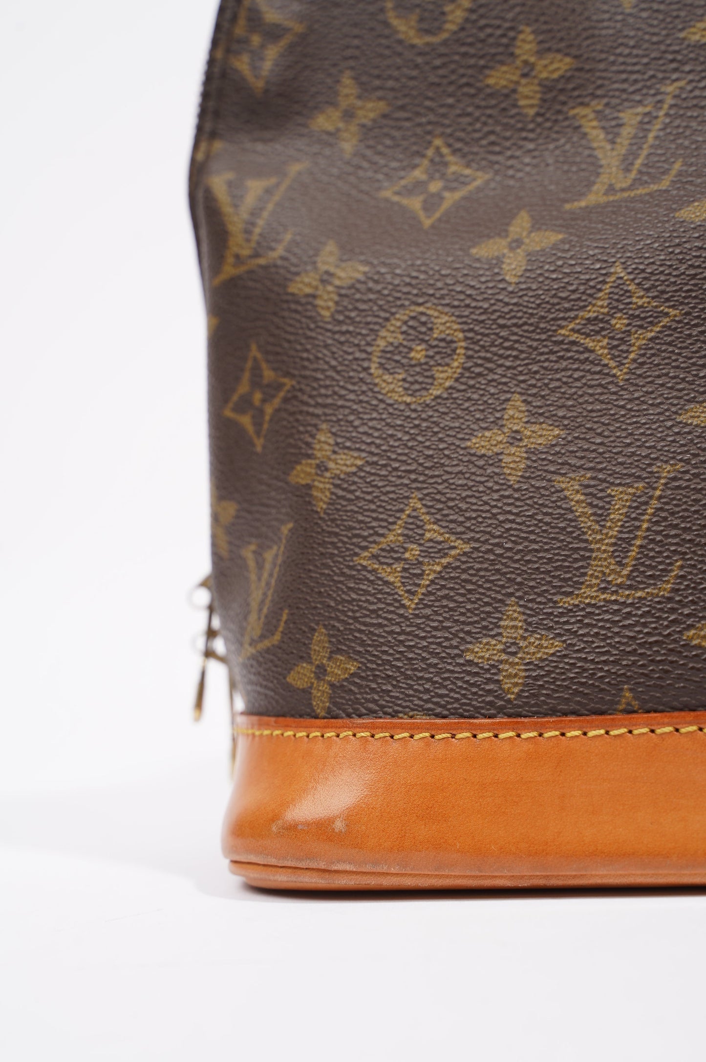 Louis Vuitton Womens Alma Monogram PM Handbag