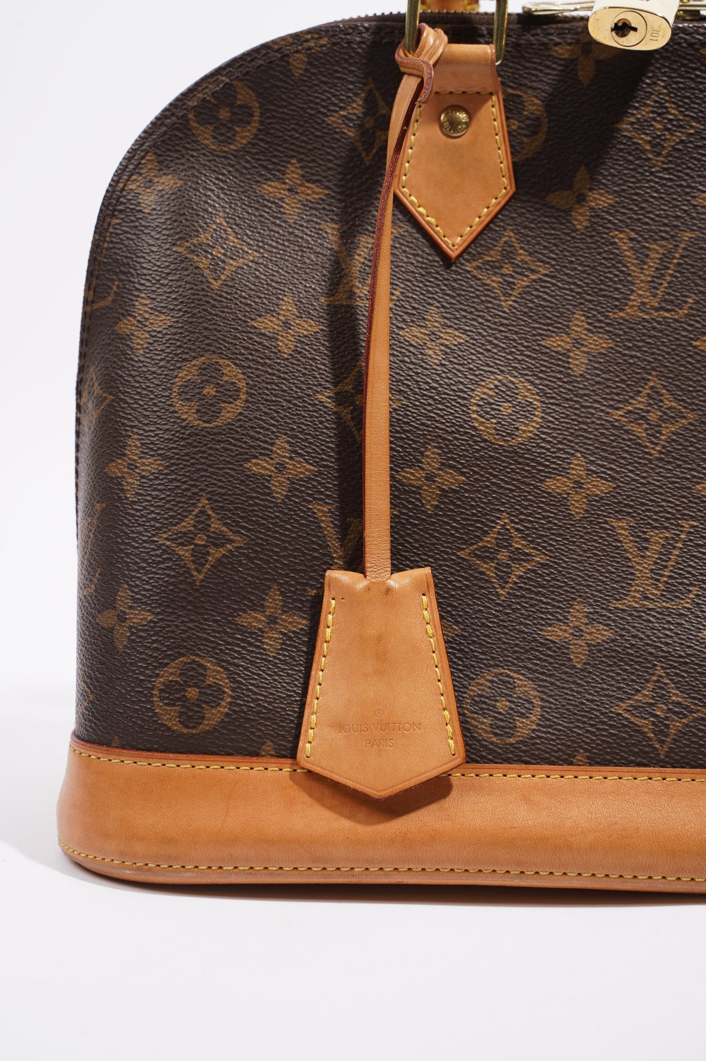 Louis Vuitton Womens Alma Monogram PM Handbag