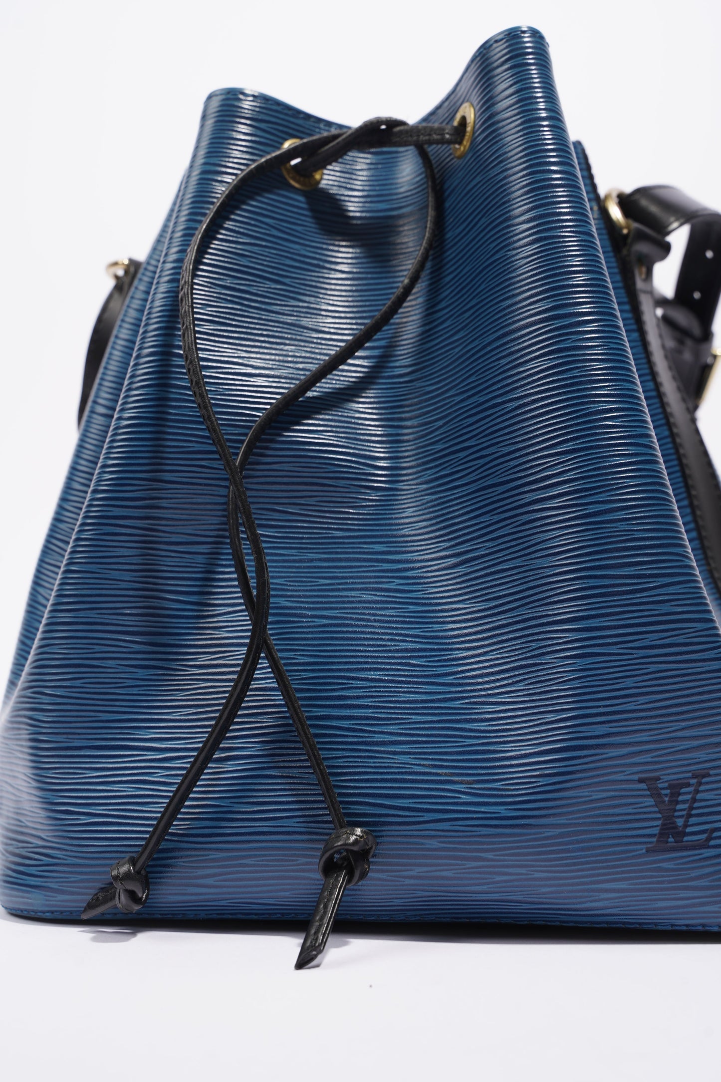 Louis Vuitton Womens Neo Noe Blue Epi Leather Handbag