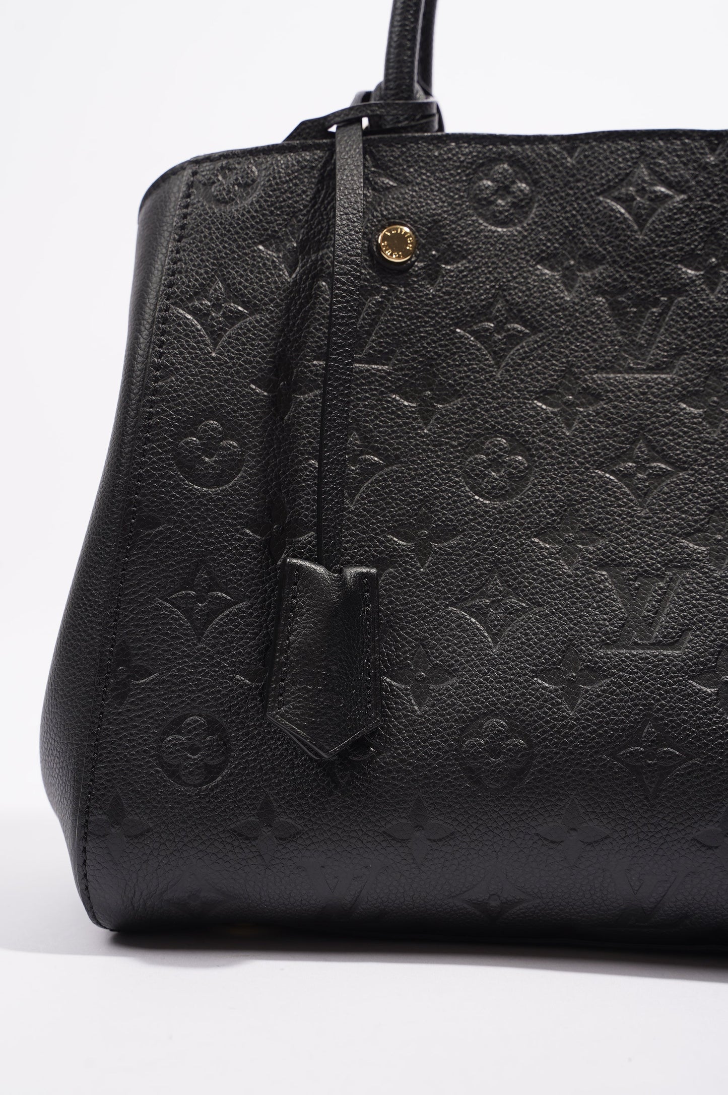 Louis Vuitton Womens Montaigne Bag Black Leather MM