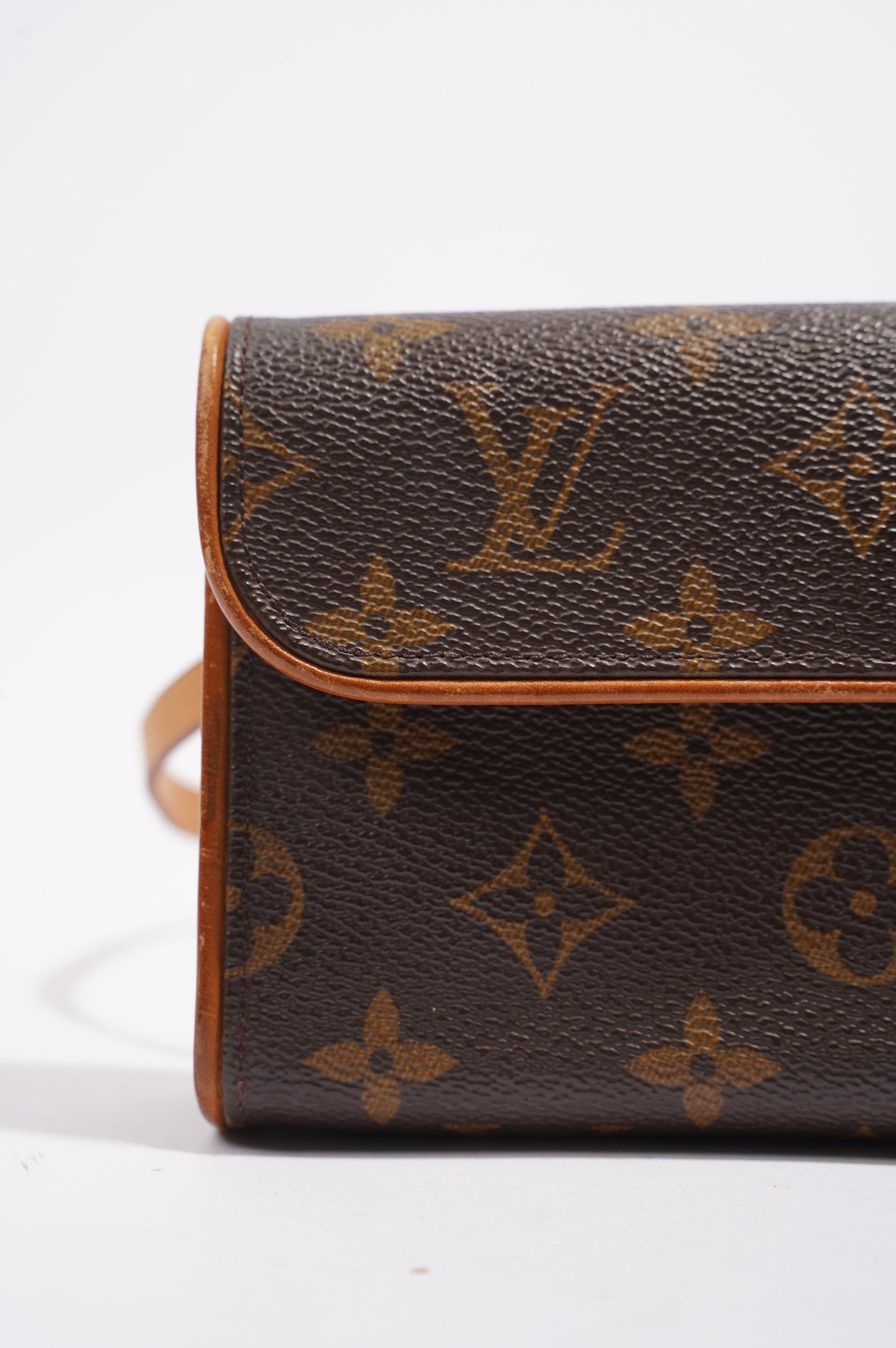 Louis Vuitton Pochette Florentine Monogram Canvas Clutch