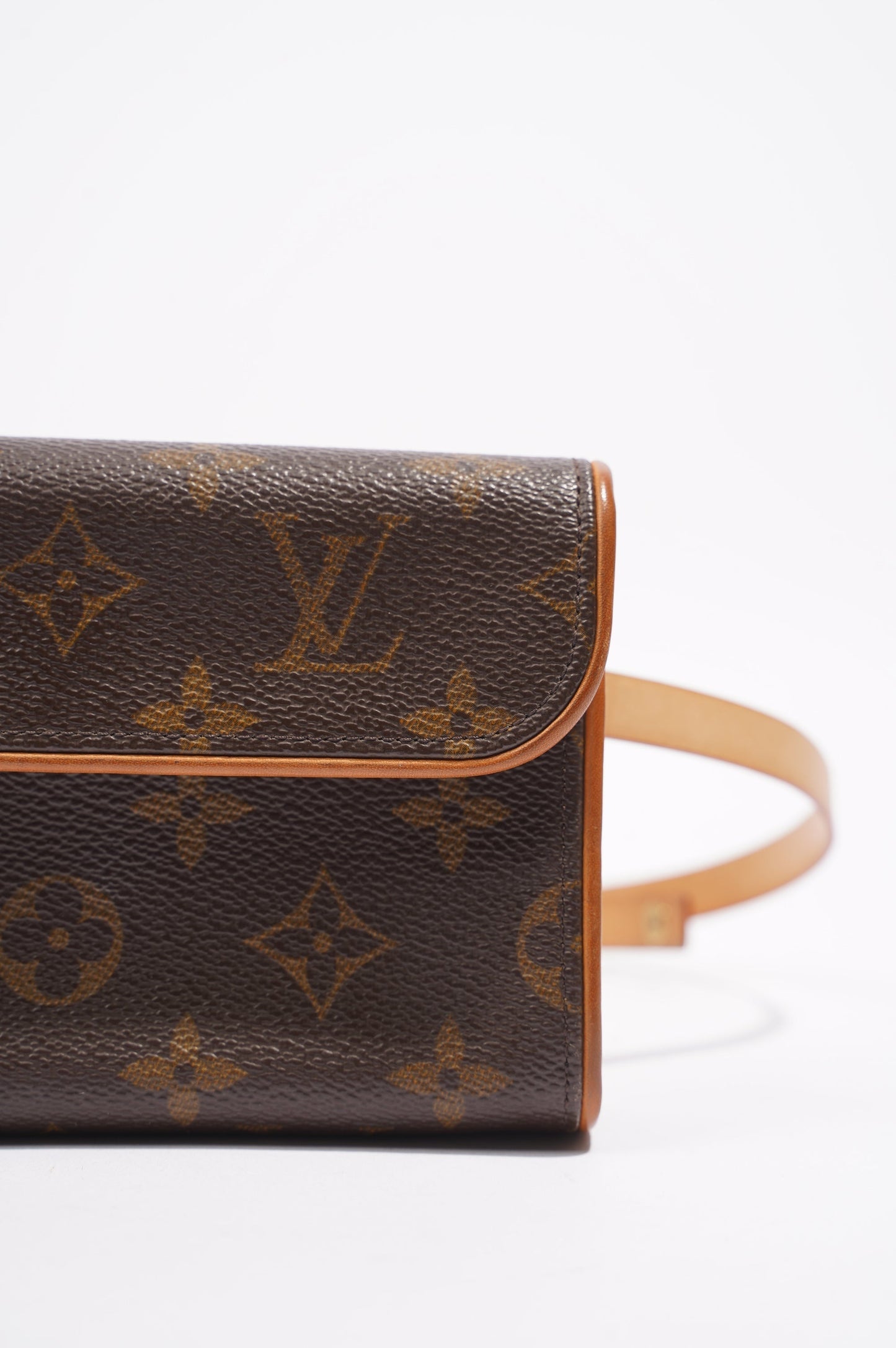 Louis Vuitton Pochette Florentine Monogram Canvas Clutch