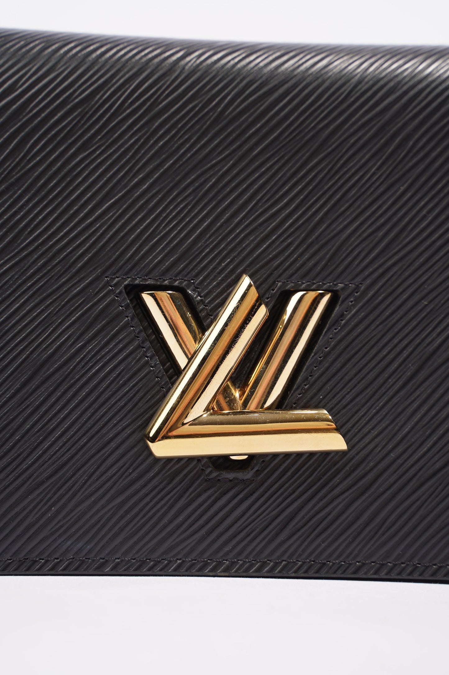 Louis Vuitton Womens Twist Chain Pouch Black Epi Leather Clutch