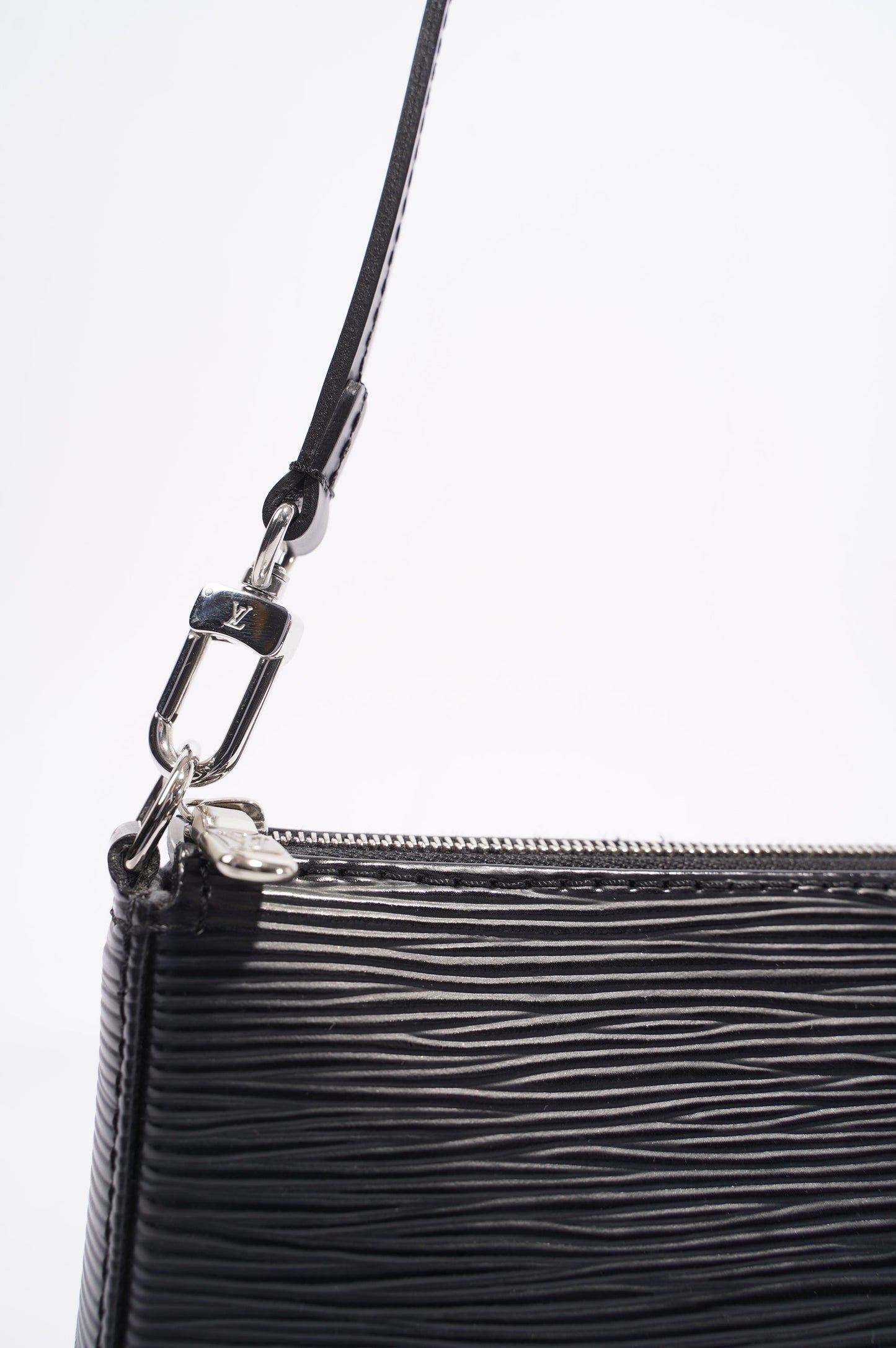 Louis Vuitton Womens Pochette Accessoires Black Epi Leather Clutch