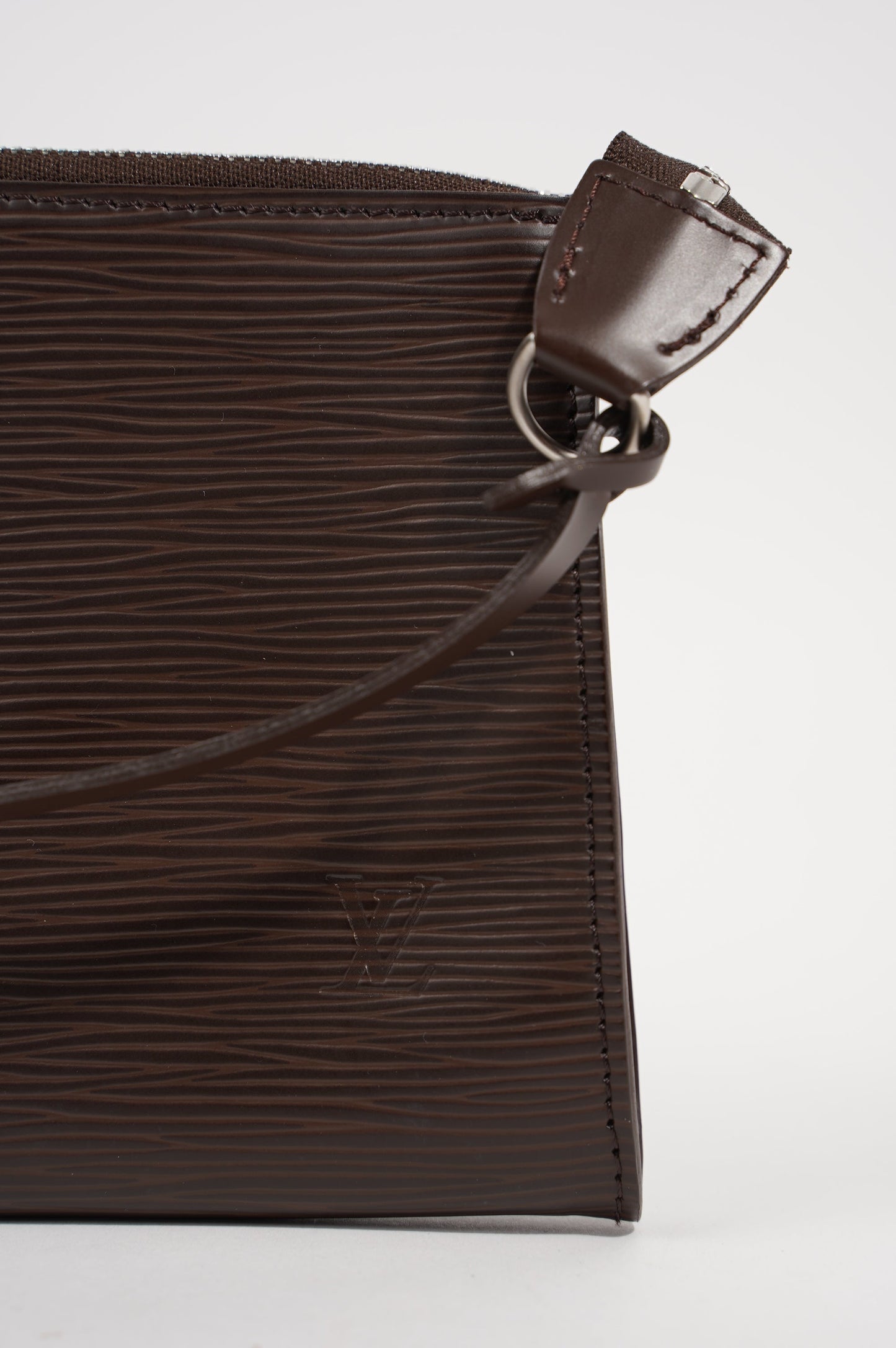 Louis Vuitton Womens Pochette Accessoire Quetsche Epi Leather Clutch