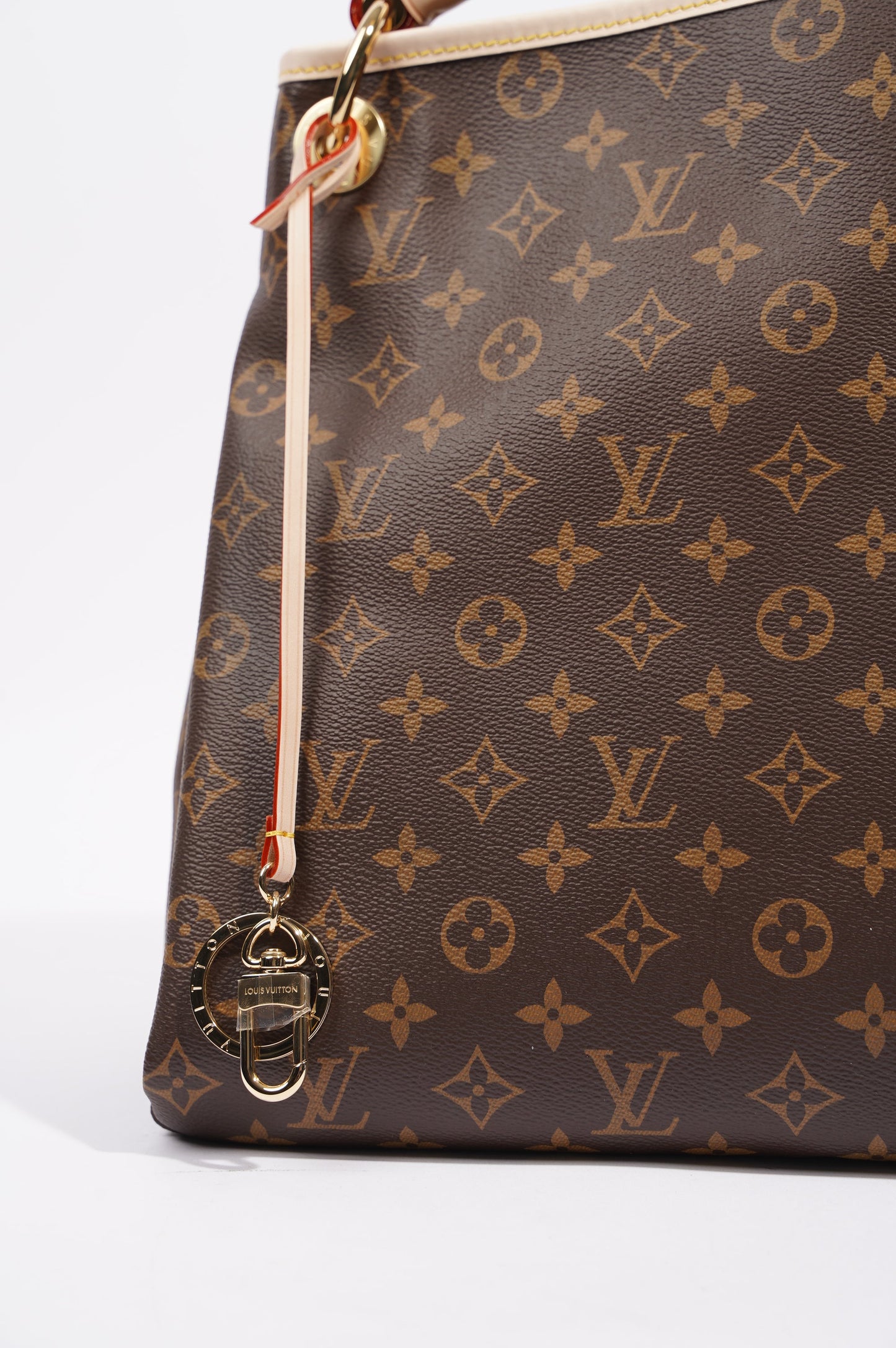 Louis Vuitton Womens Artsy Monogram Cream MM Handbag