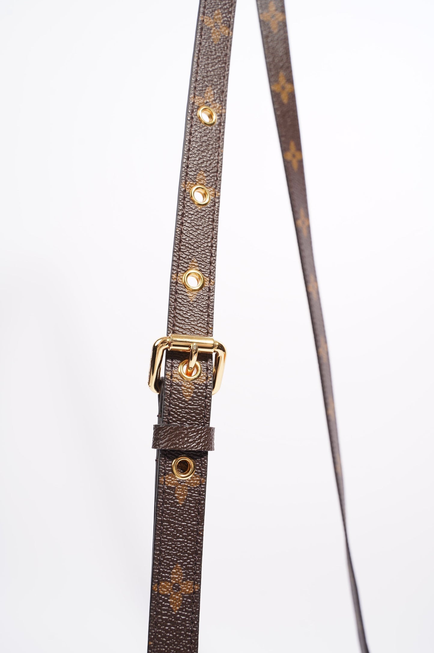 Louis Vuitton Womens Pochette Metis Monogram Canvas Clutch