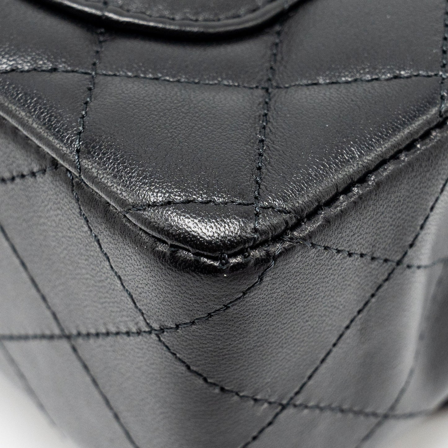 Chanel mini rectangular flap bag lambskin black L (Microchip)