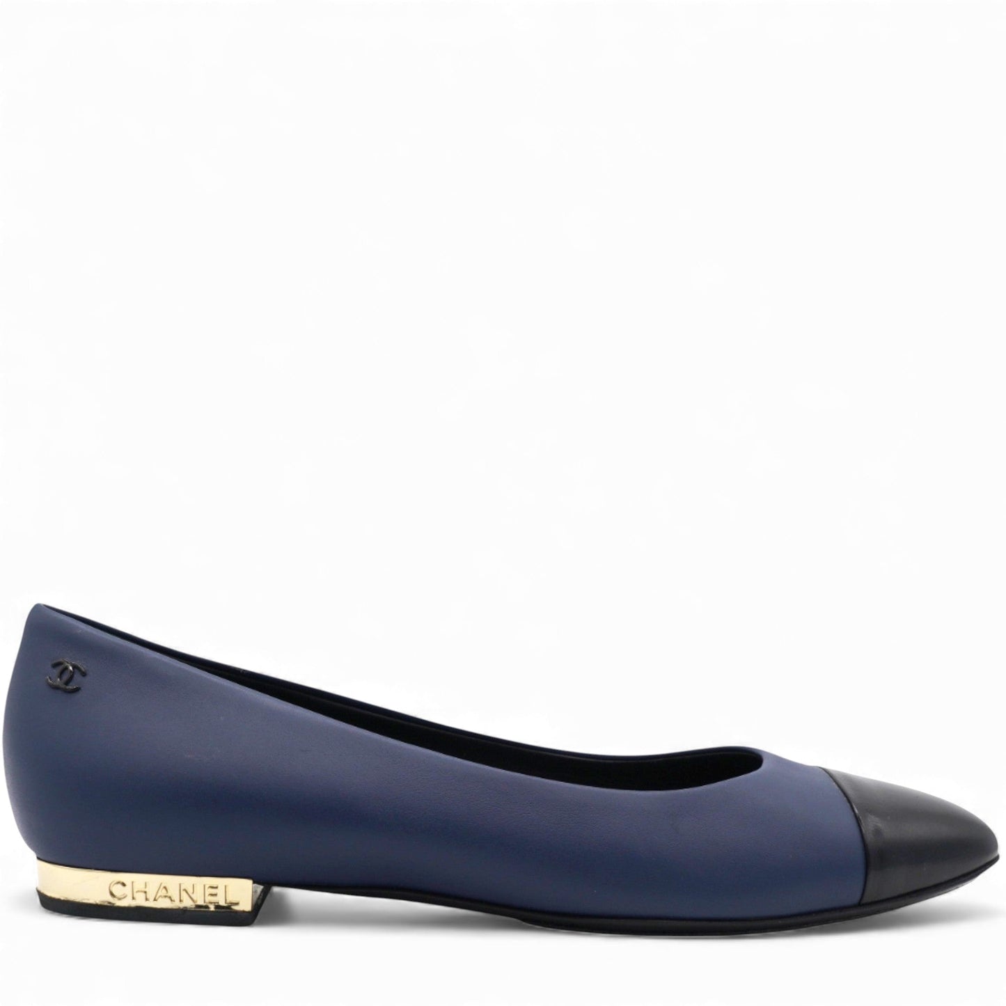 Timeless Chanel Cap Toe Flats in Blue and Black Leather Size38.5 Handbag