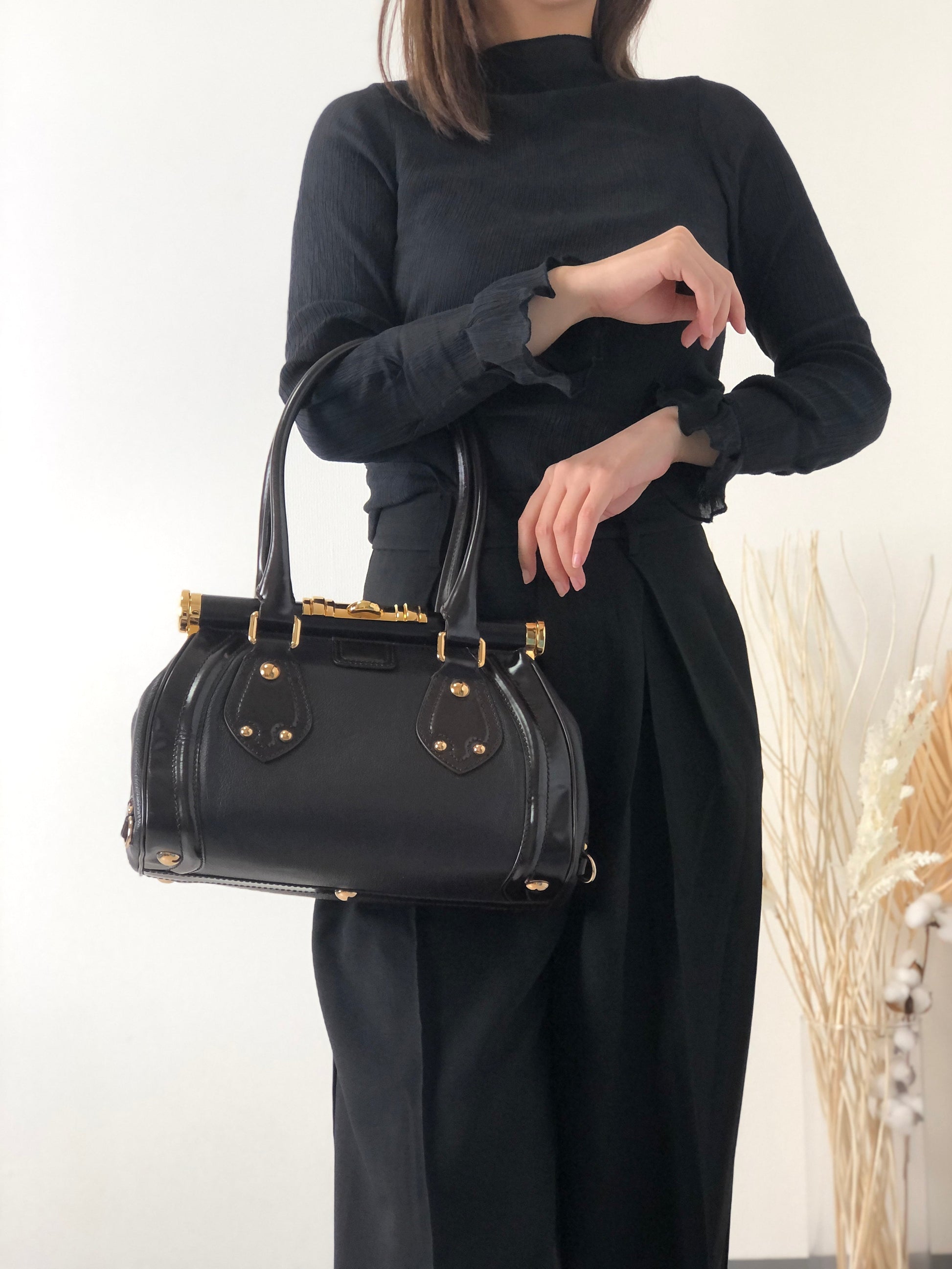 CELINE Metal Clasp Leather Handbag Brown a6g24w