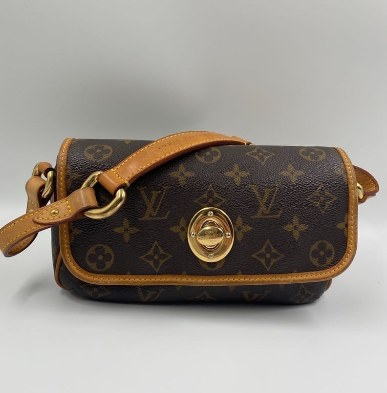 Louis Vuitton Tikal PM Pochette Clutch