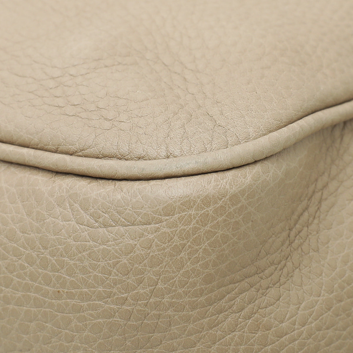 Gucci Chain Leather Shoulder Bag