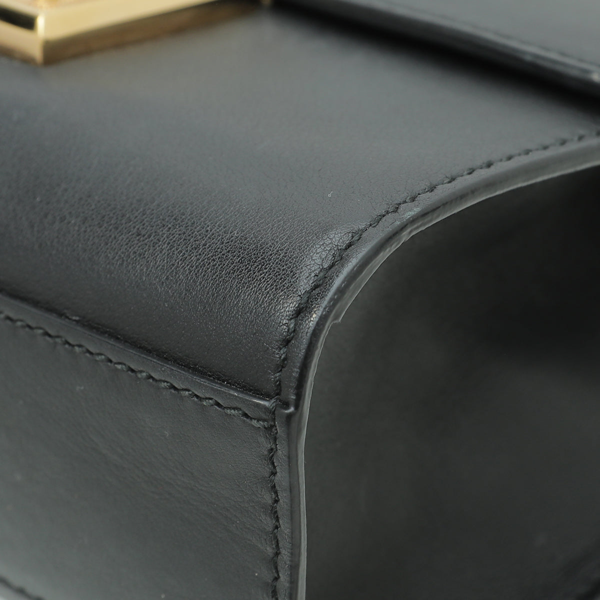 Gucci Chain Leather Shoulder Bag