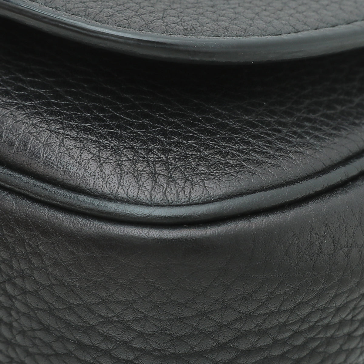 Gucci Chain Leather Shoulder Bag