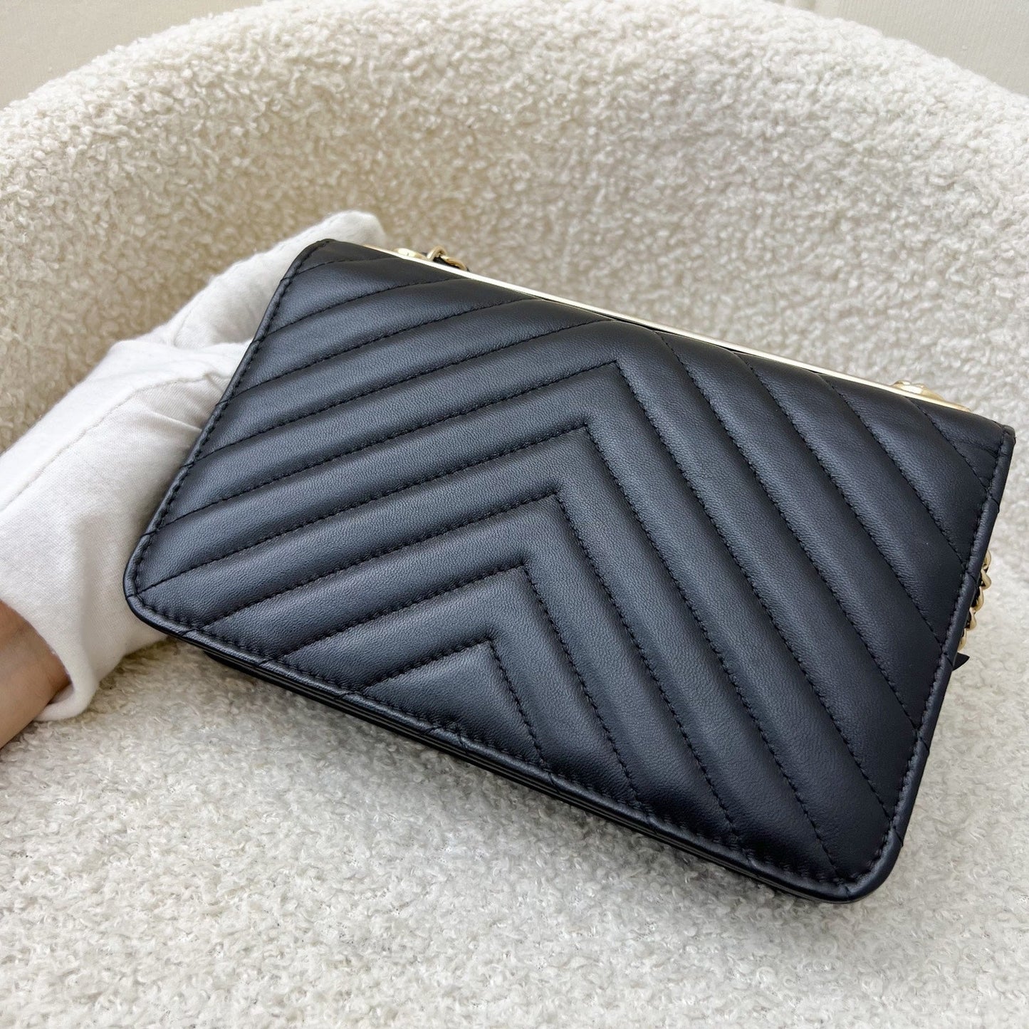 Chanel Trendy CC Wallet on Chain WOC in Black Chevron Lambskin and LGHW (Model: A80982) Crossbody