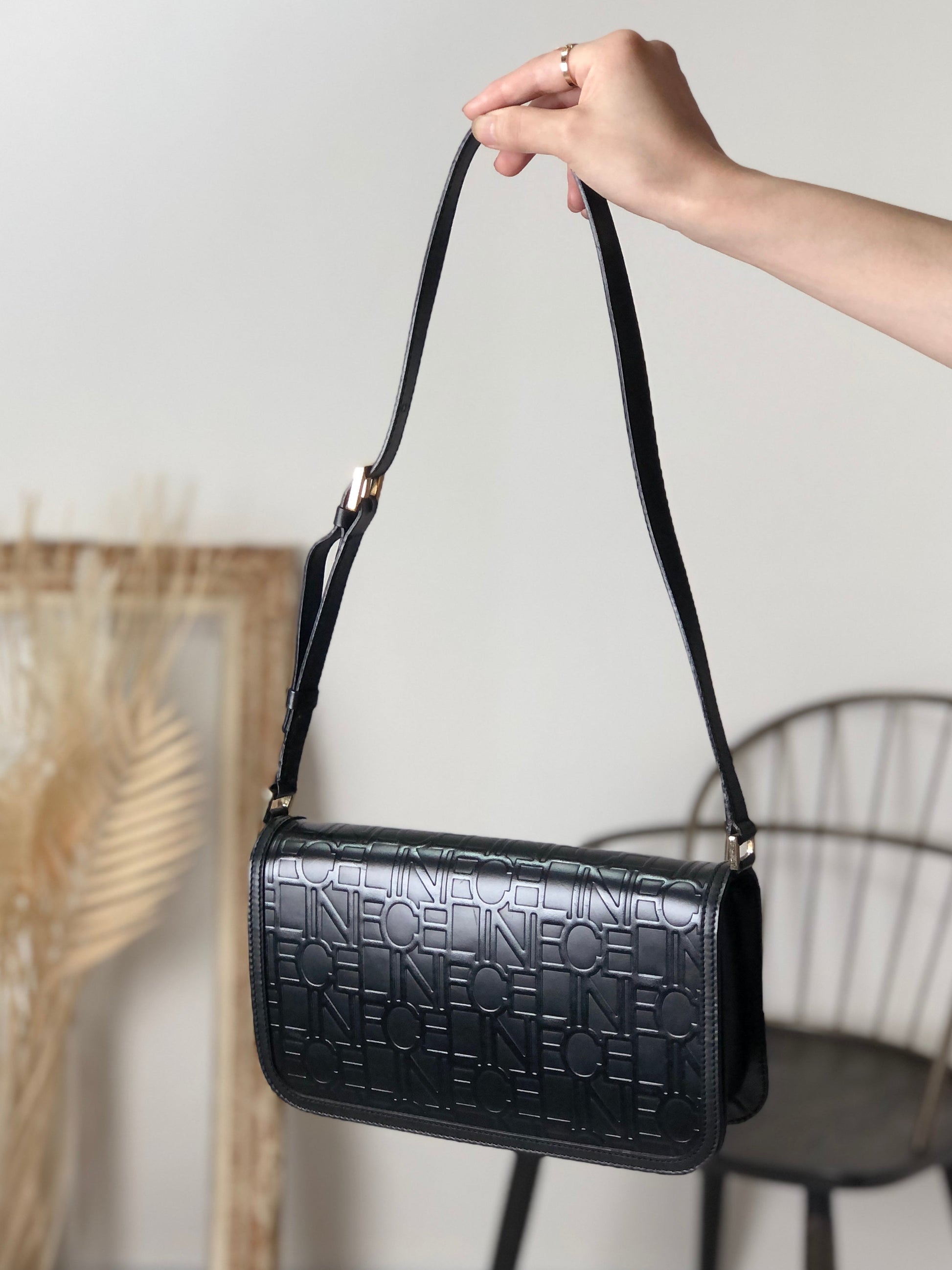 CELINE Logo Shoulder bag Black z7yz82
