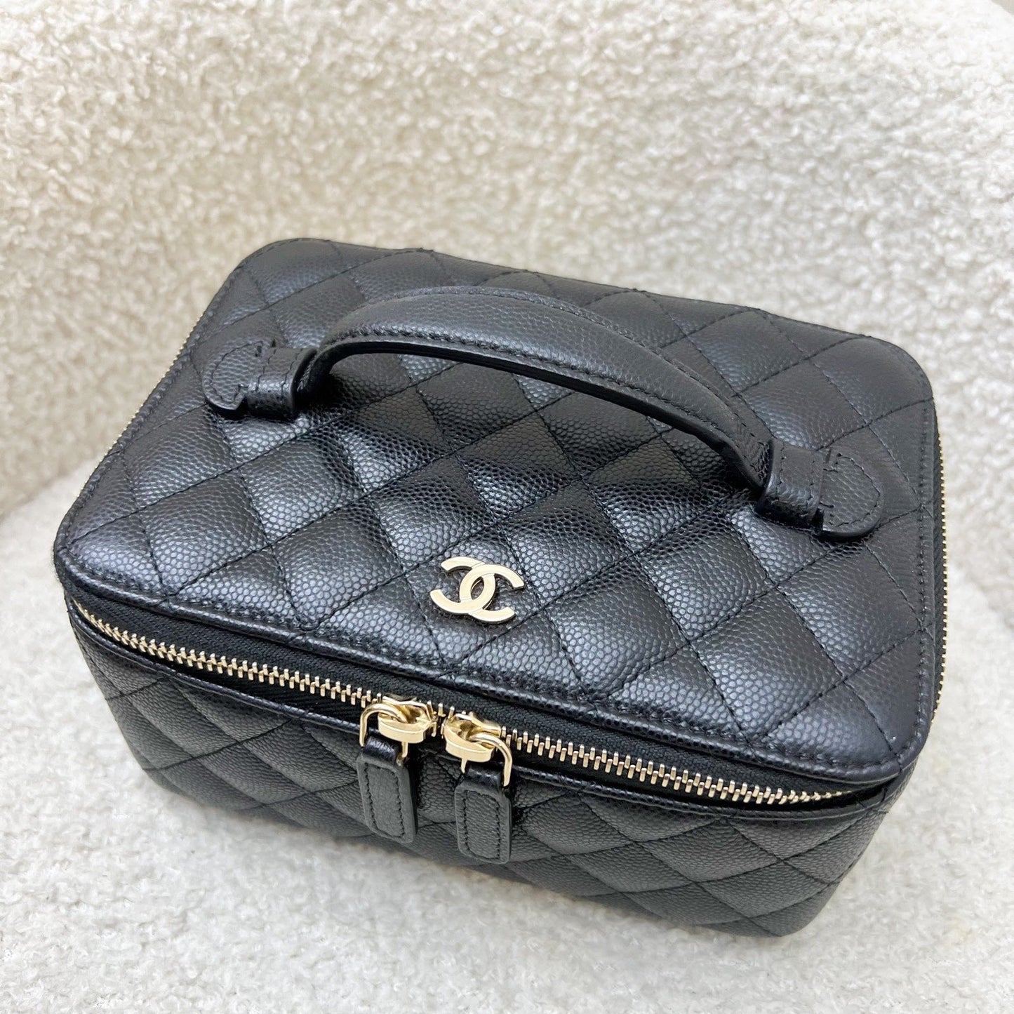 Chanel Jewellery Vanity Case with Top Handle in Black Caviar and LGHW Handbag
