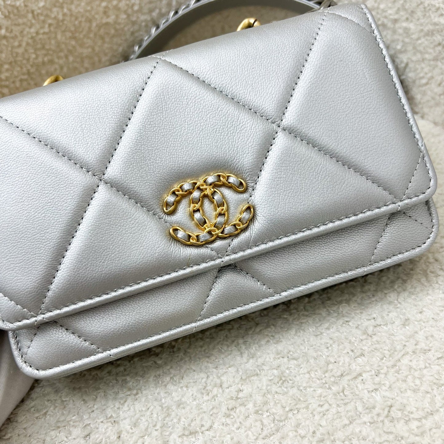 Chanel 19 Wallet on Chain WOC in Silver Lambskin and 3-Tone HW (Model: AP3267) Crossbody