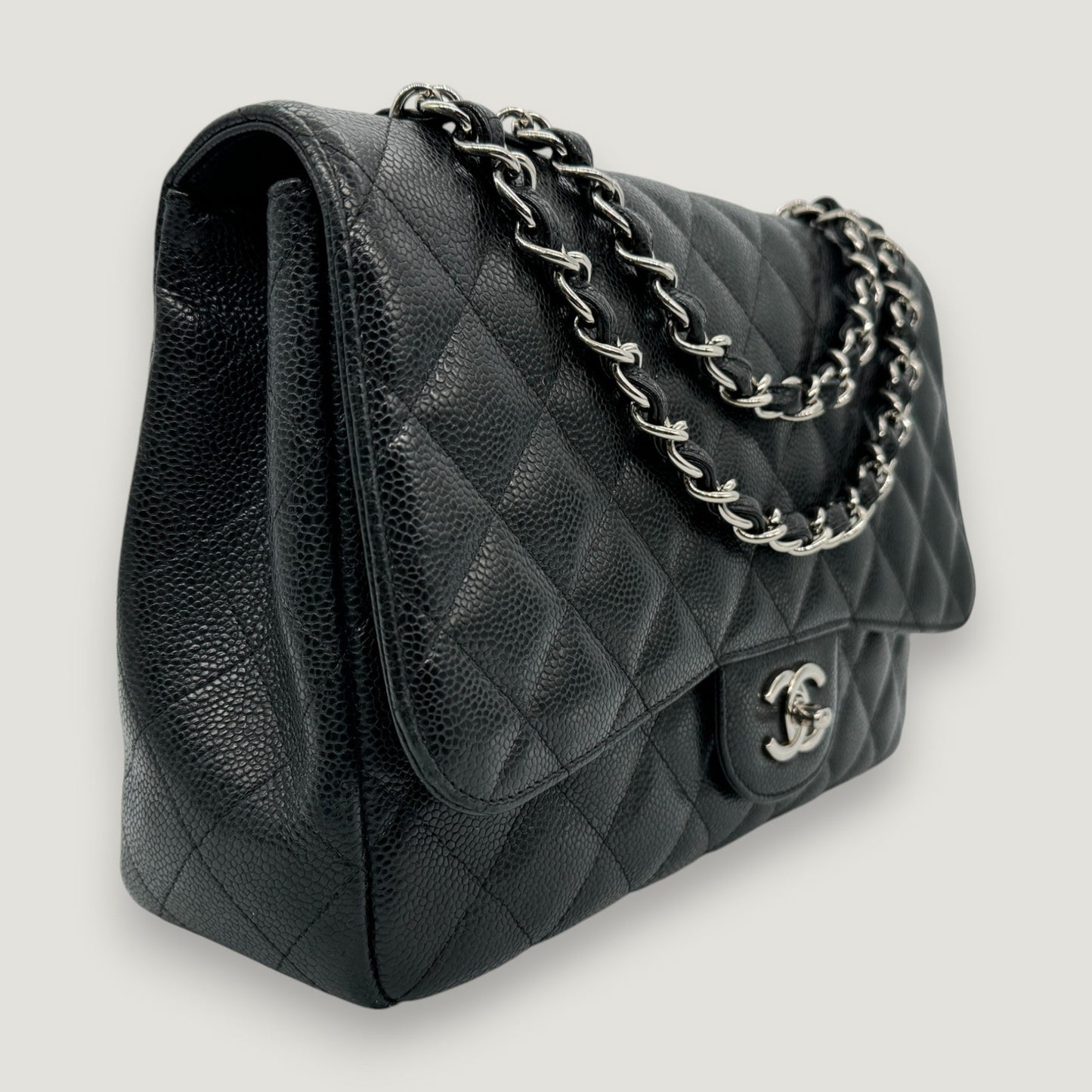CHANEL CLASSIC JUMBO BAG