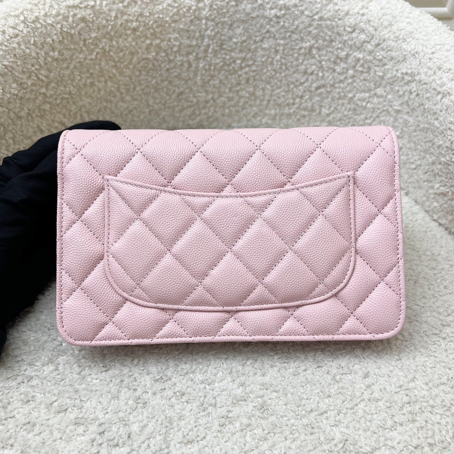 [BN - Local Set - Dec 2022] Chanel Classic Wallet on Chain WOC in 22B Pink Caviar LGHW (Model: AP0250) Crossbody