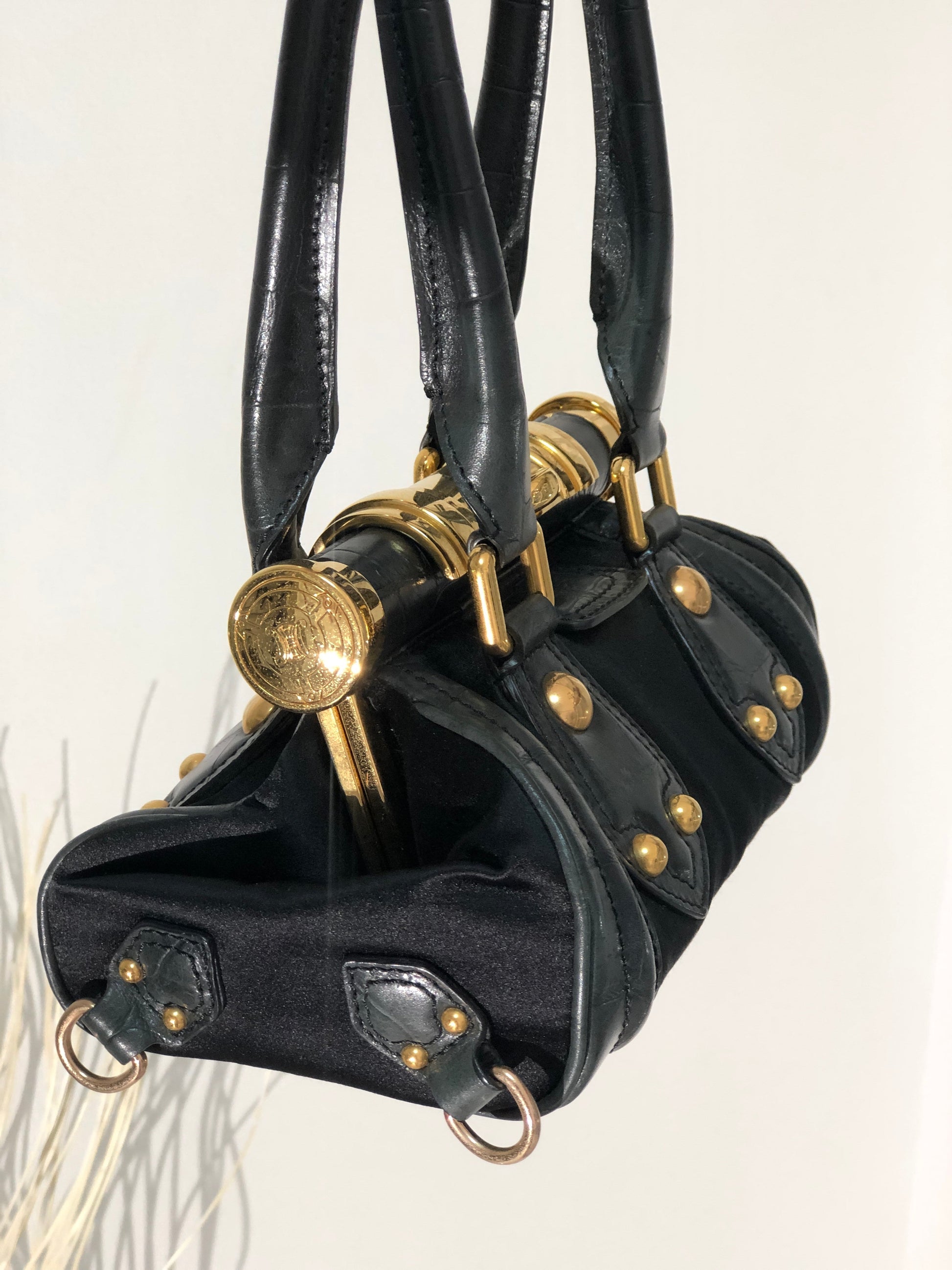 CELINE Triomphe Crocodile embossed Satin Clasp Handbag Black Old CELINE
