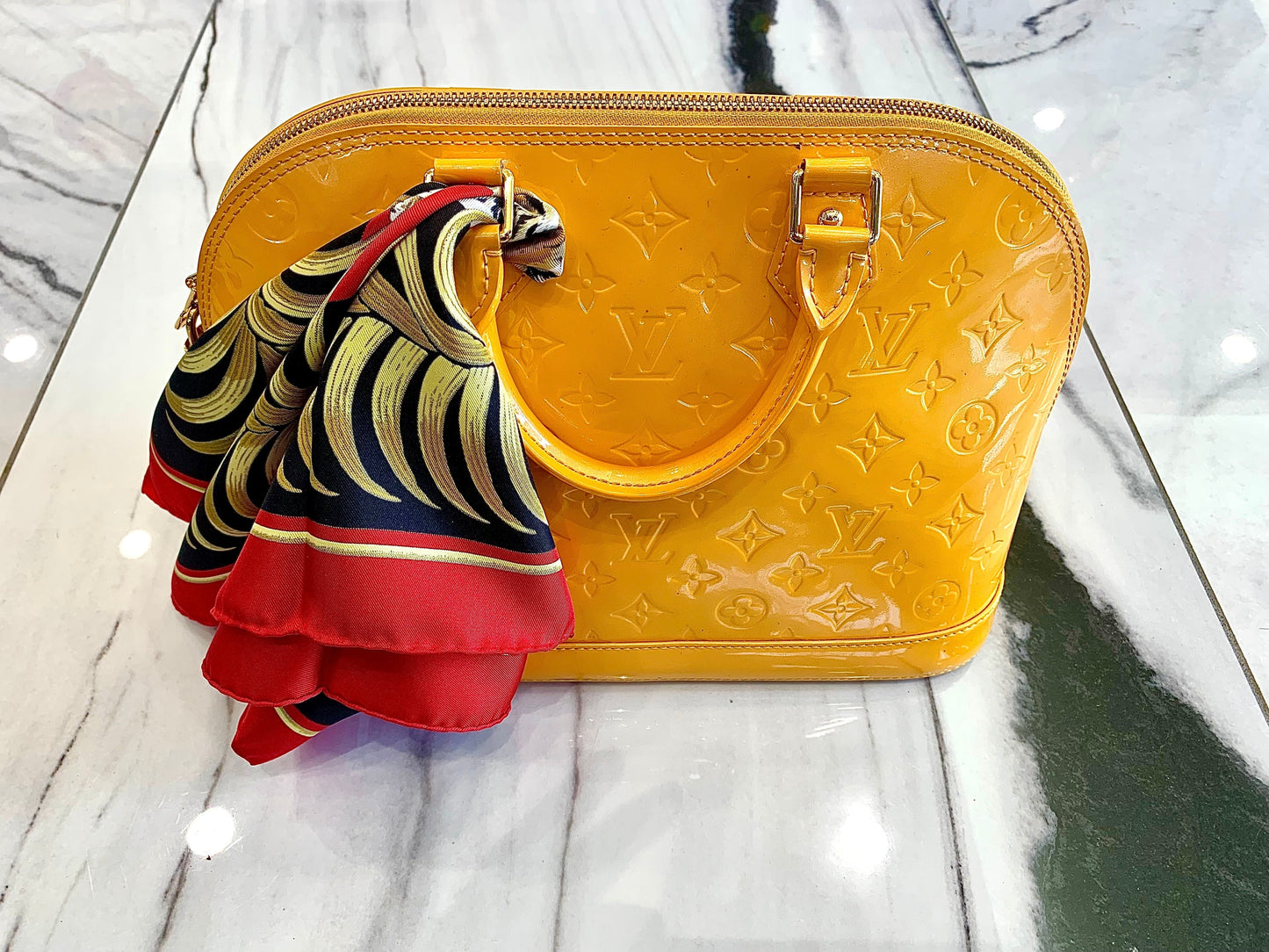 LOUIS VUITTON VERNIS ALMA PM Handbag