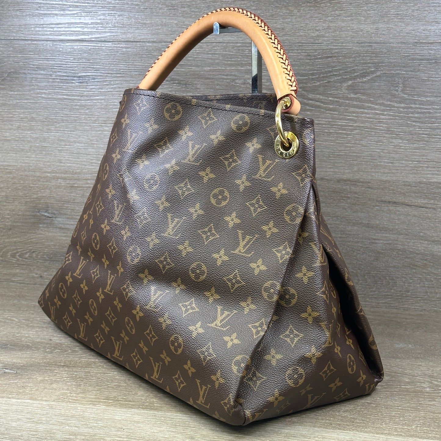 Louis Vuitton Monogram Artsy MM Handbag