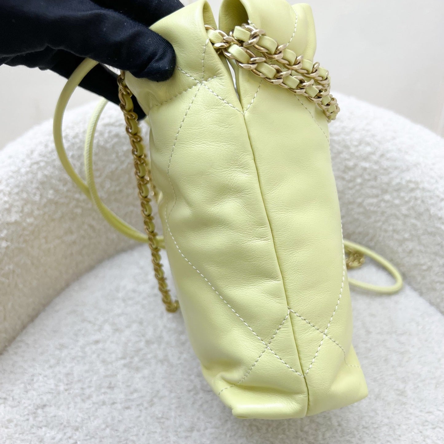 Chanel 22 Mini Hobo Handbag in Yellow Shiny Calfskin and AGHW (Model: AS3980)