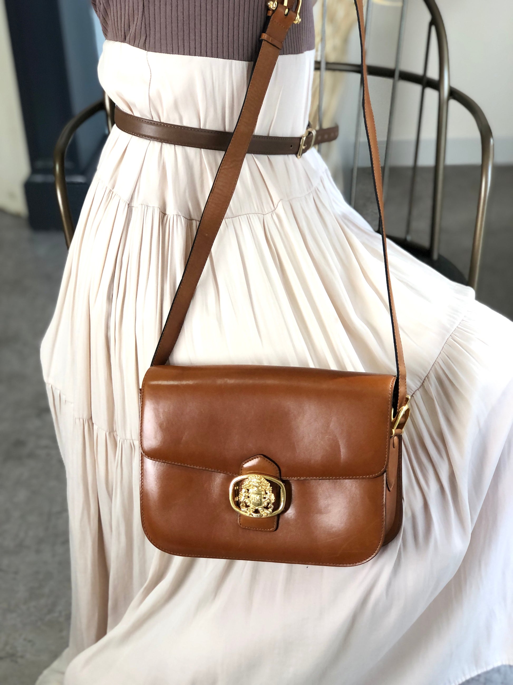 CELINE Emblem Motif Shoulder bag Camel 4zs7bs