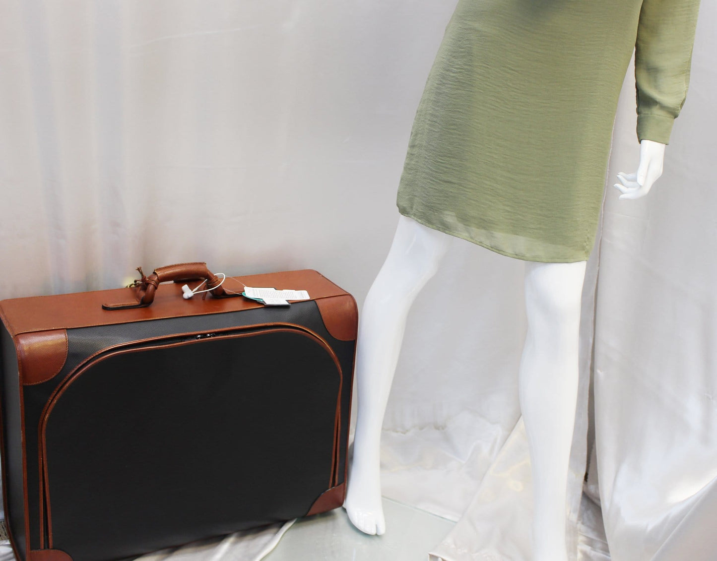 Bottega Veneta Trunk Black/Brown Travel Bag