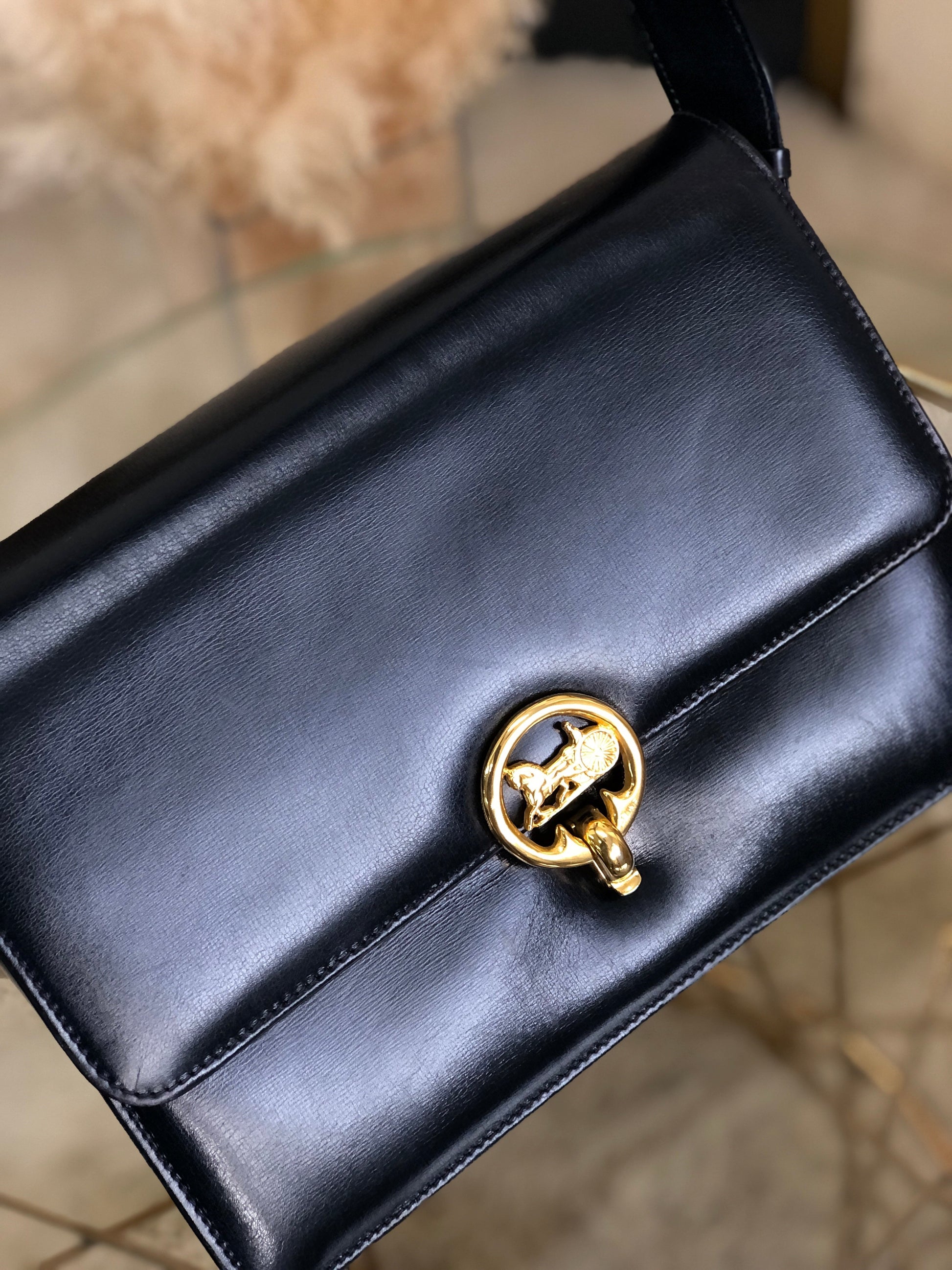 CELINE Horse carriage Circle logo Shoulderbag Navy Old CELINE r36c45