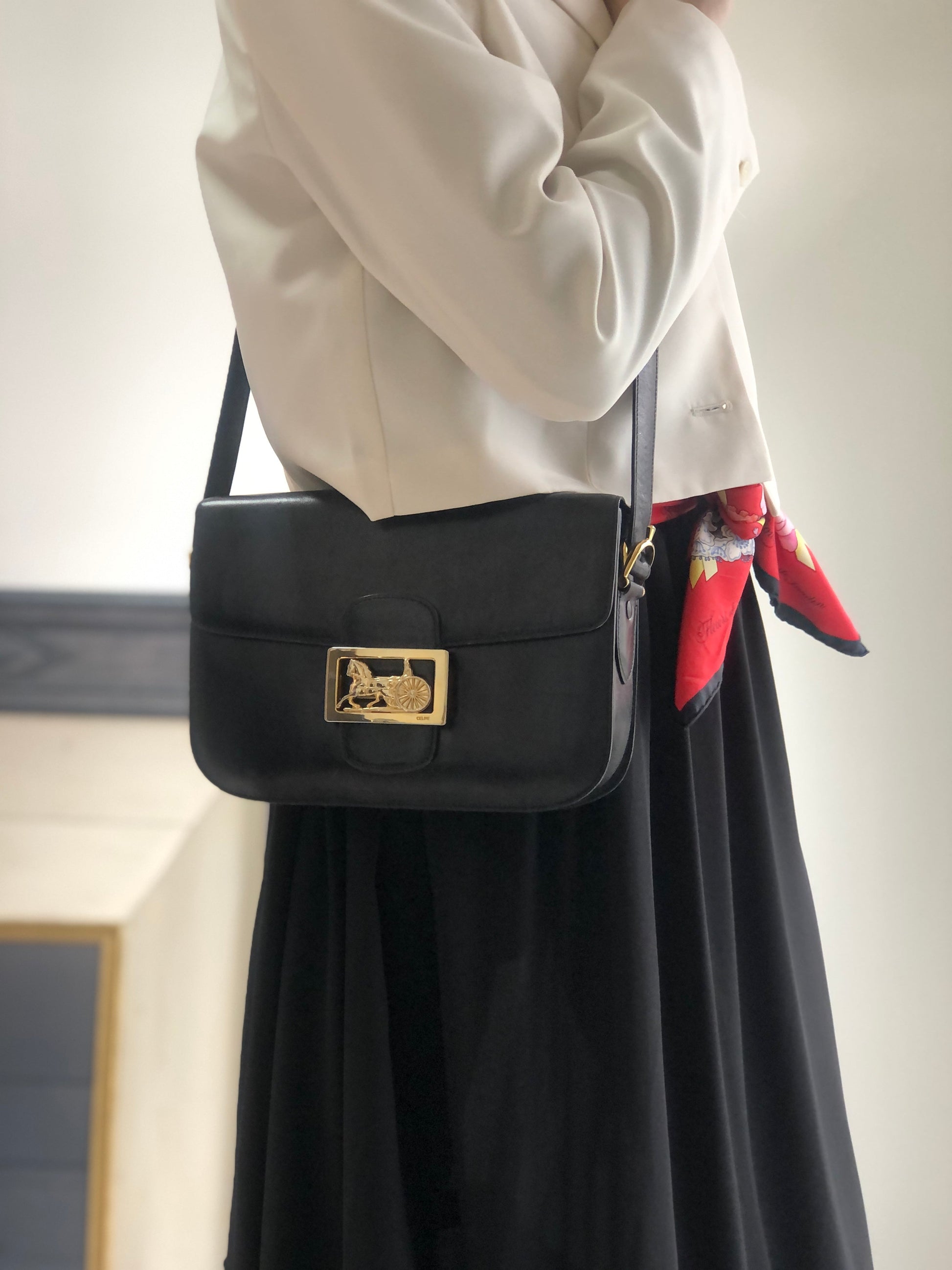 CELINE Horse Carriage Crossbody Shoulder bag Black mimnwz