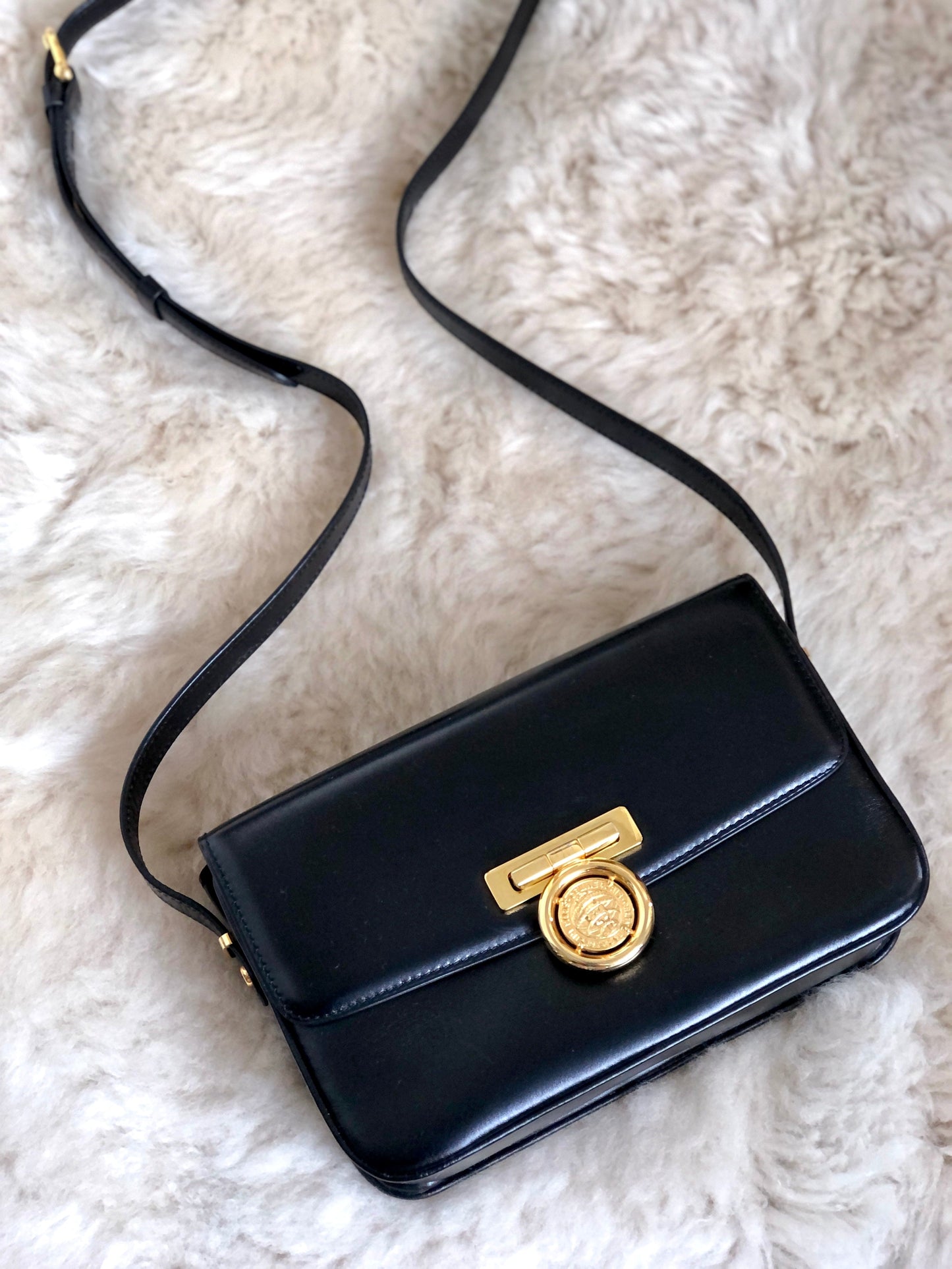CELINE Medal motif Leather Crossbody Shoulder bag Black Old Celine 3sn772