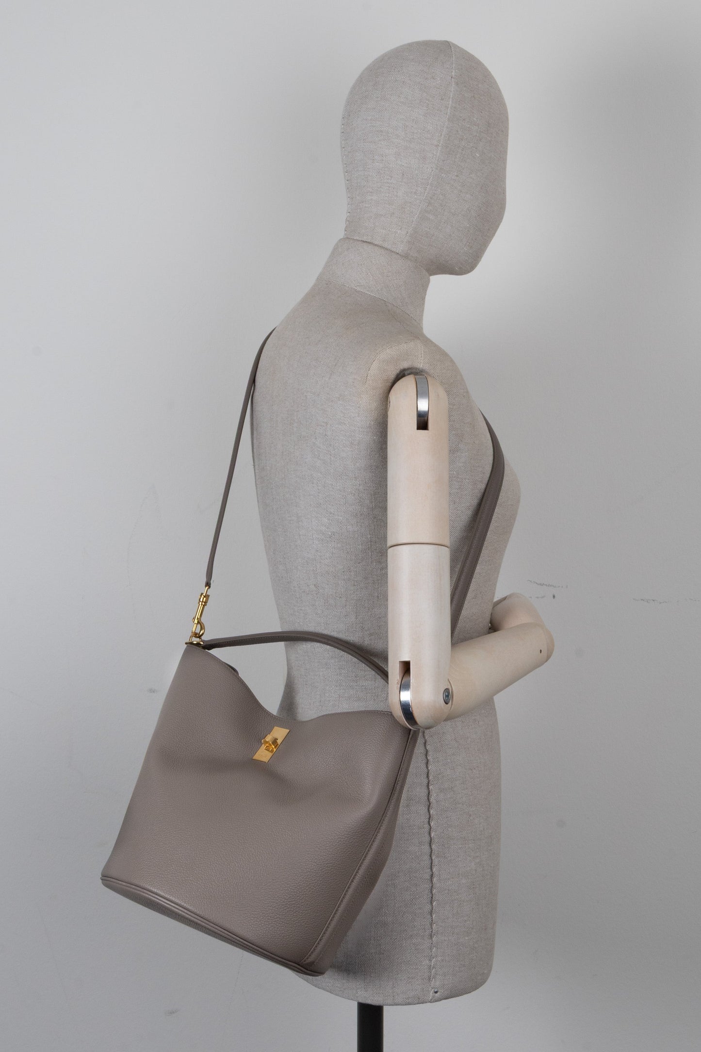 CELINE Bucket Bag Pebble