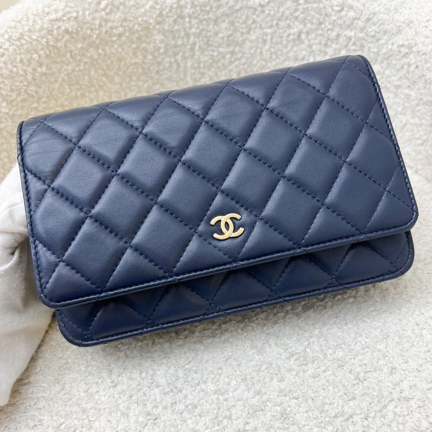 Chanel Classic Wallet on Chain WOC in Navy Lambskin and LGHW (Model: AP0250) Crossbody