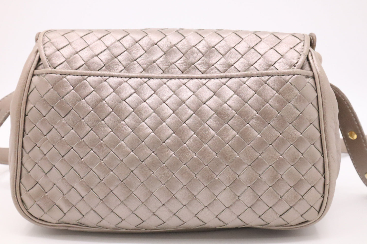 Bottega Veneta Shoulder Bag in Greige Metallic Intrecciato Leather
