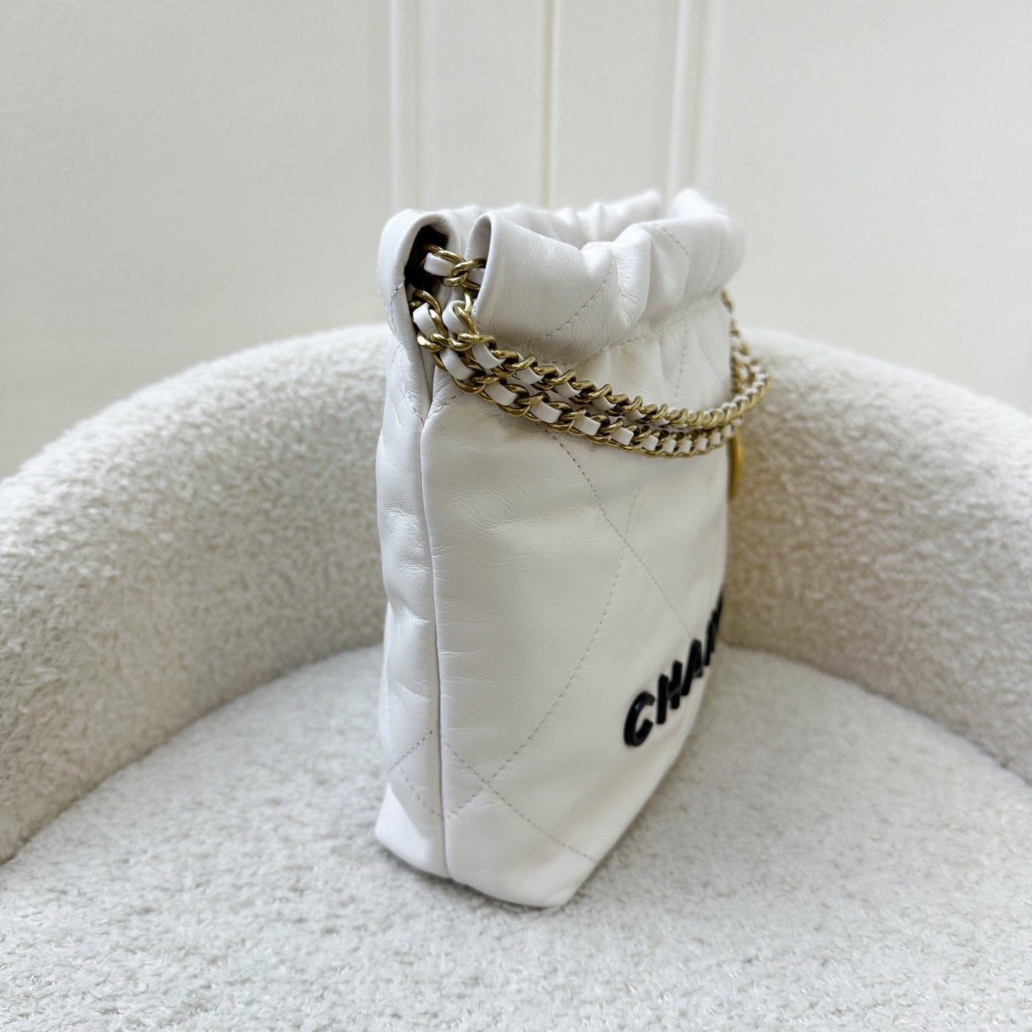 Chanel 22 Mini Hobo Bag in White Calfskin and GHW with Black Logo